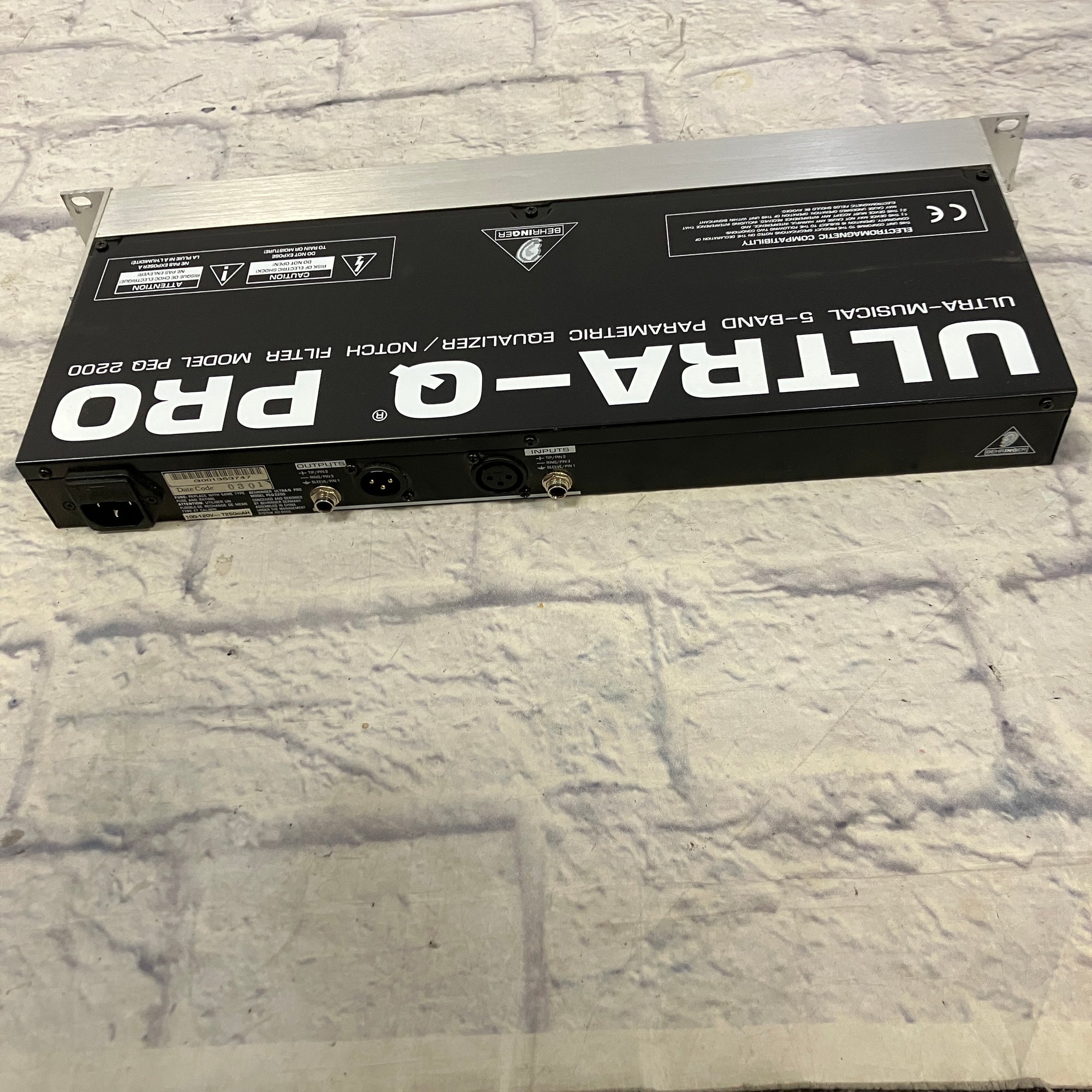Behringer PEQ2200 5 Band Parametric Rack EQ - Evolution Music