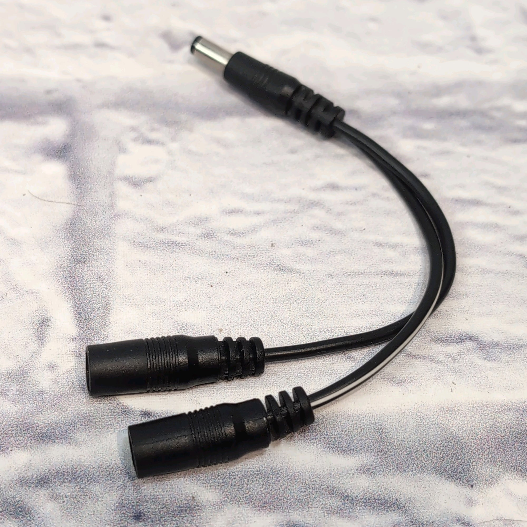 guitar pedal adapter Guitar Pedal Power Output Splitter Adapter Cable - Dual Straight to St