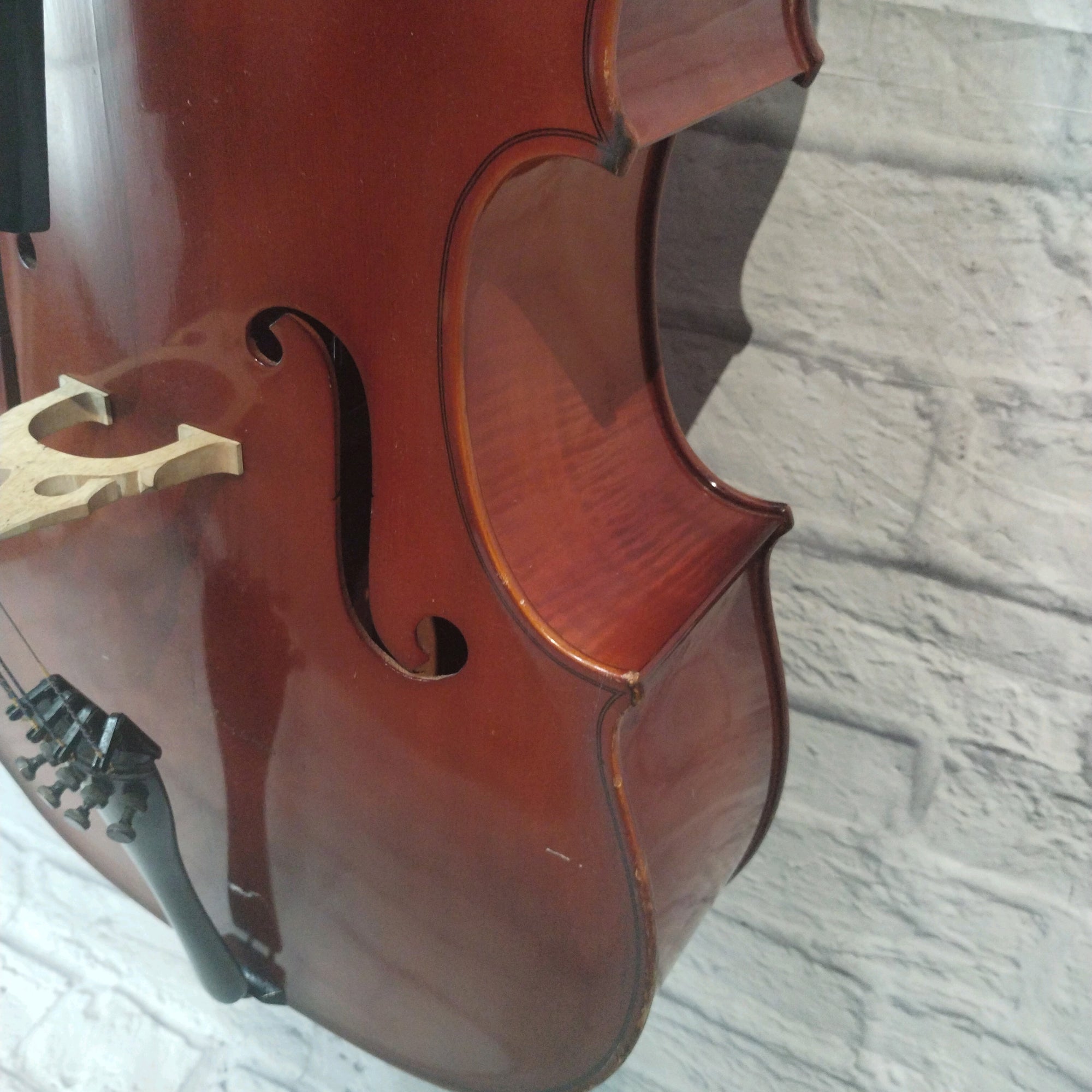 Suzuki N0 40 4/4 Cello W/Hard Case
