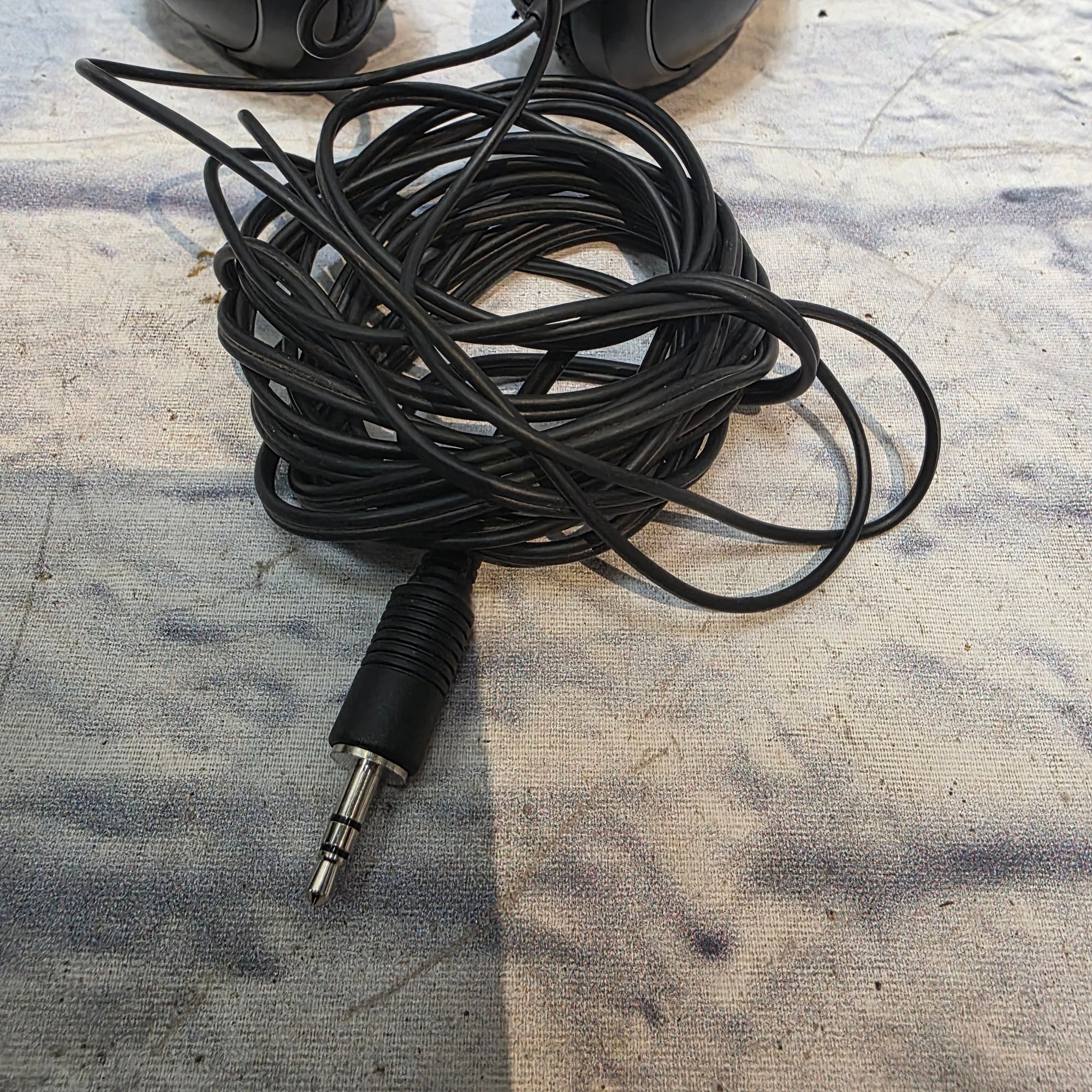 Unknown Headphones
