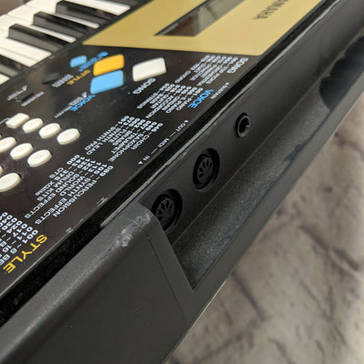 Yamaha YPT-220 61-Key Electronic Keyboard