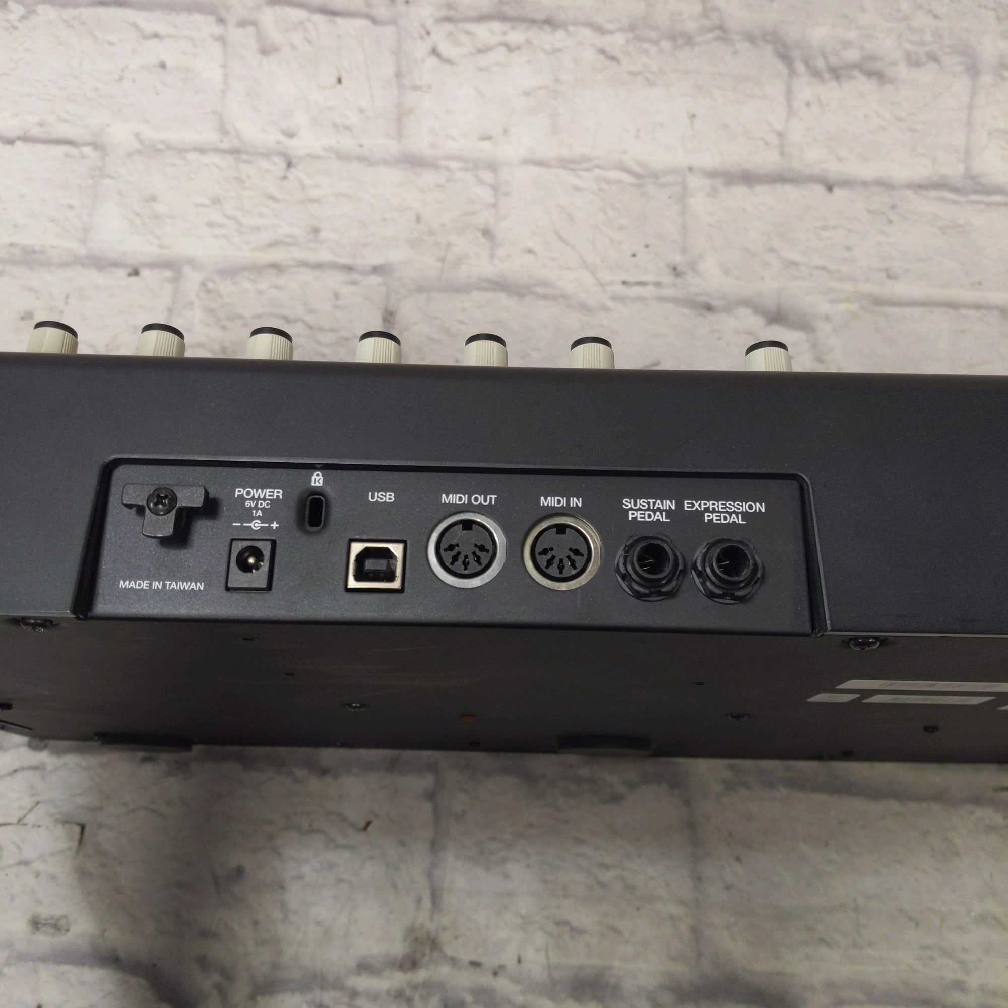 Akai MPK 49 UBS/MIDI Controller AS-IS