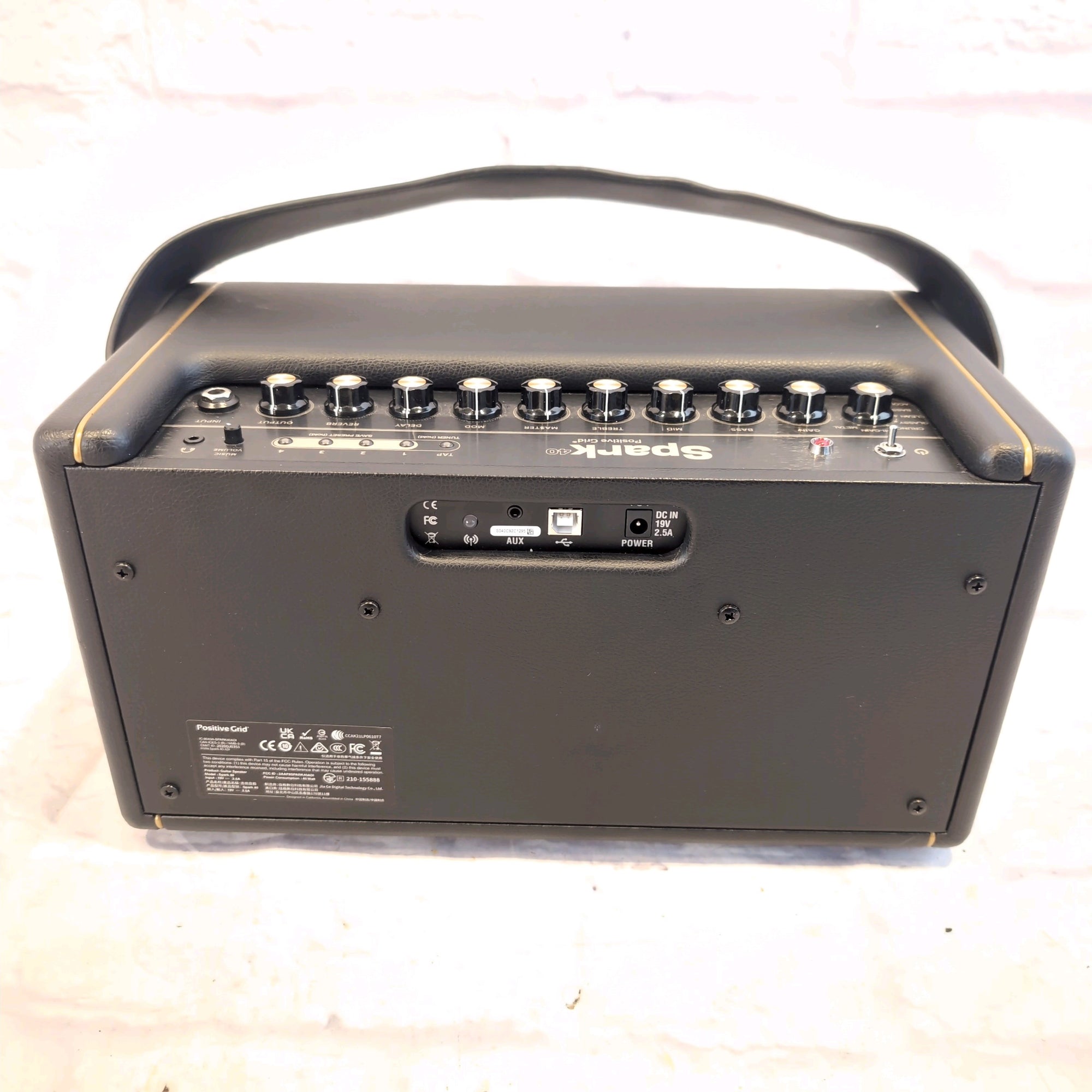 Positive Grid Spark 40 40-Watt 2x4" Modeling Guitar Combo