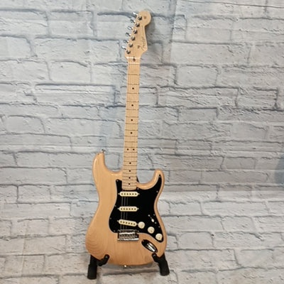 Fender 2019 American Professional Stratocaster Maple Fingerboard - Natural w/ Hard Case
