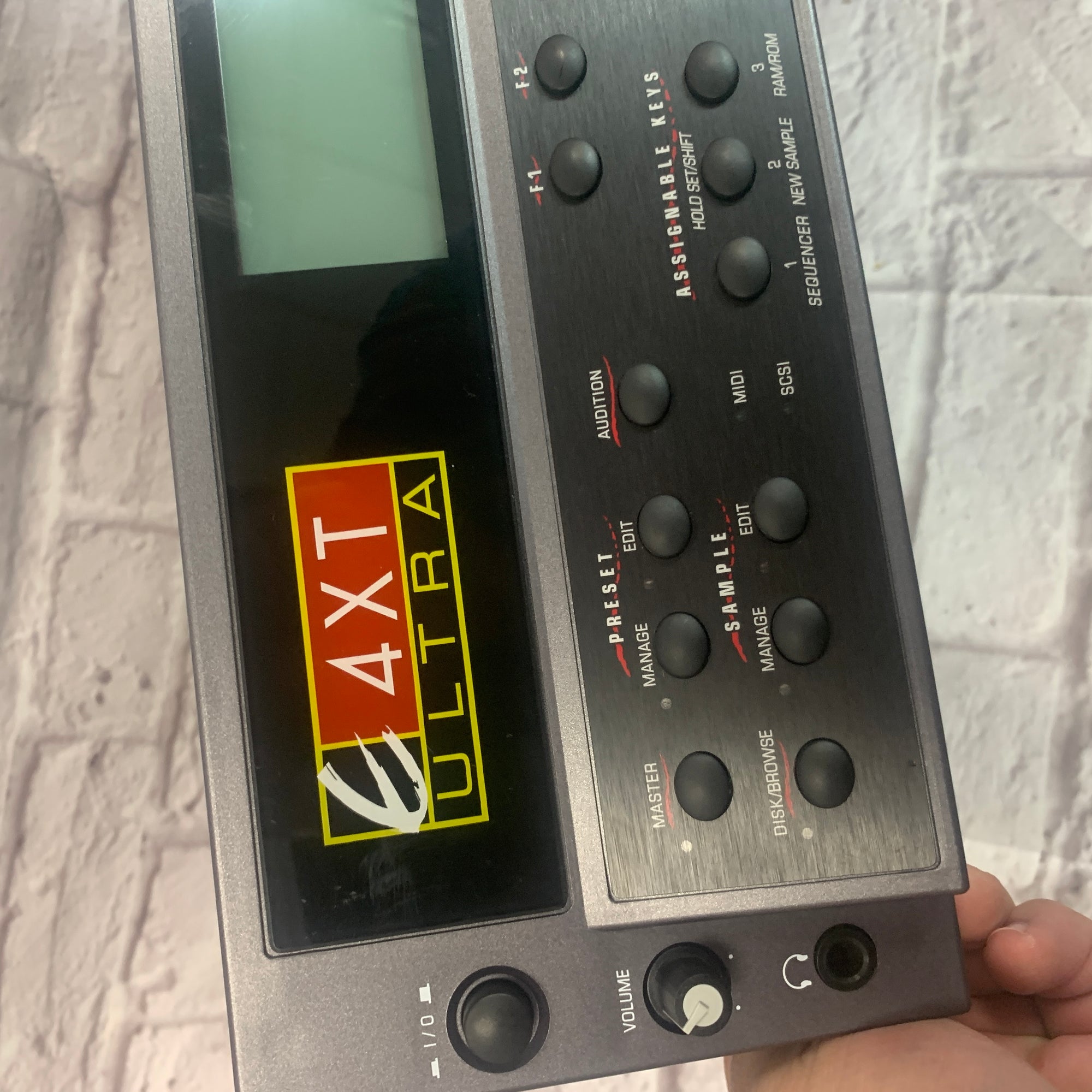 E-Mu 4XT Ultra Rack Sampler Synthesizer Sequencer