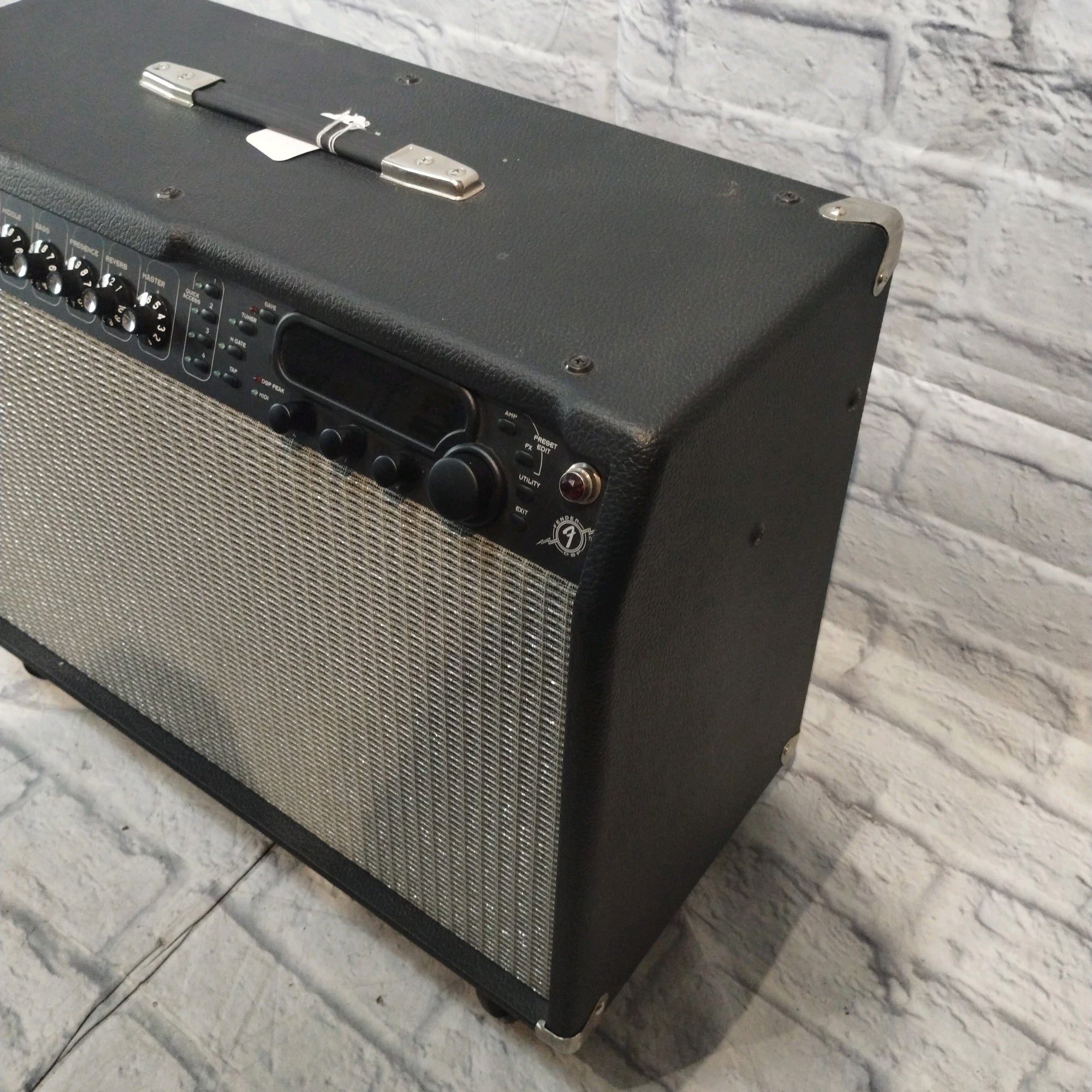 Fender Cyber Twin Combo Amp with Cover and 4-Button Footswitch Guitar Combo Amp