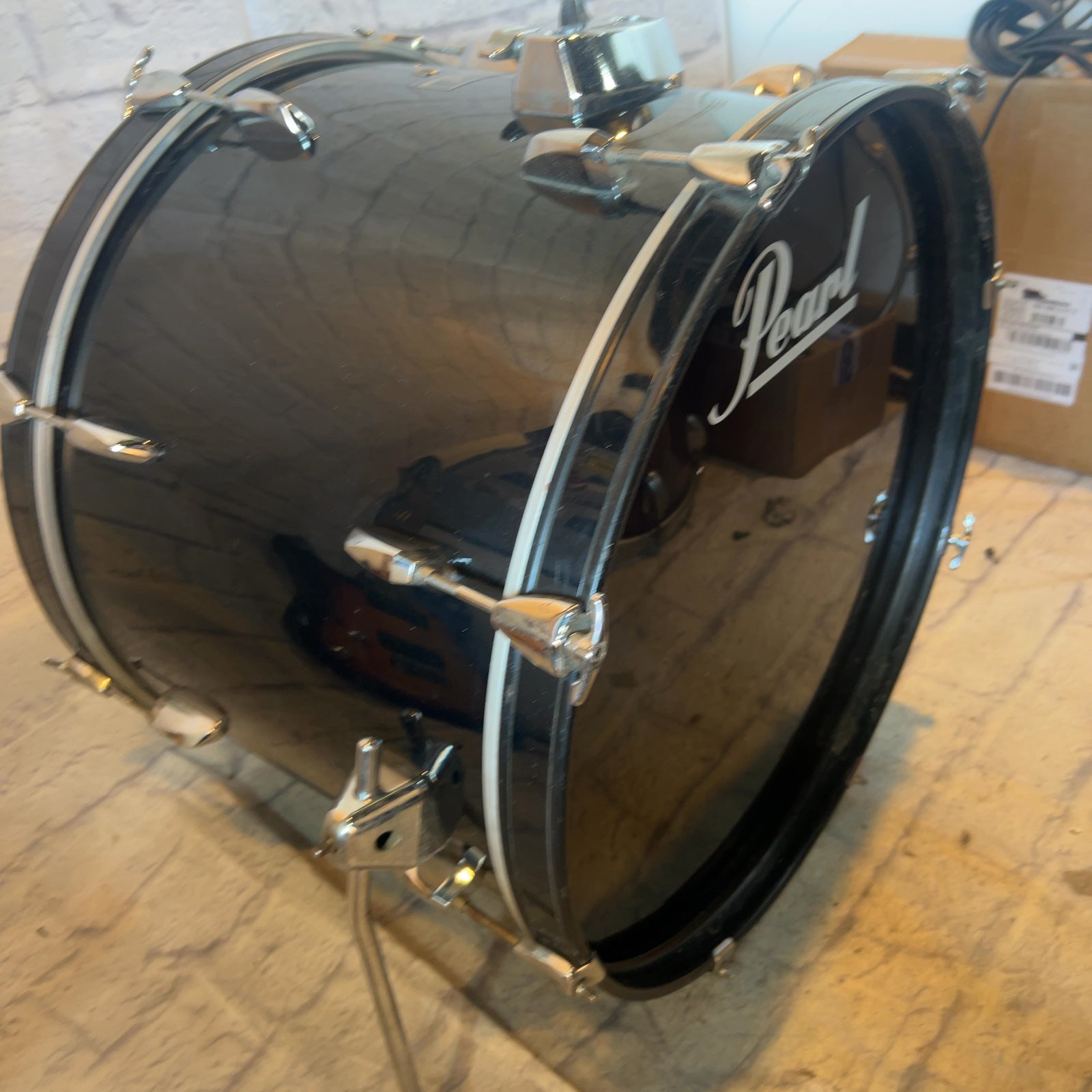 Pearl 22 Forum Black Kick Drum