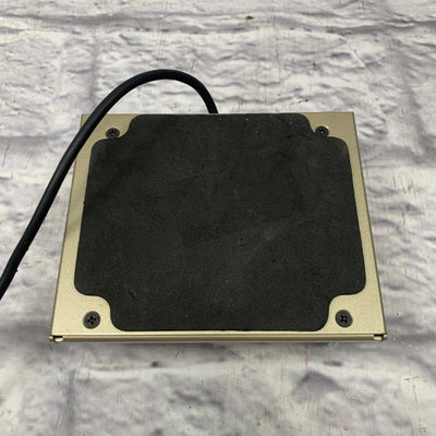 Behringer FS112B Two-Button Footswitch - Channel Ultrabass 1/4" TRS