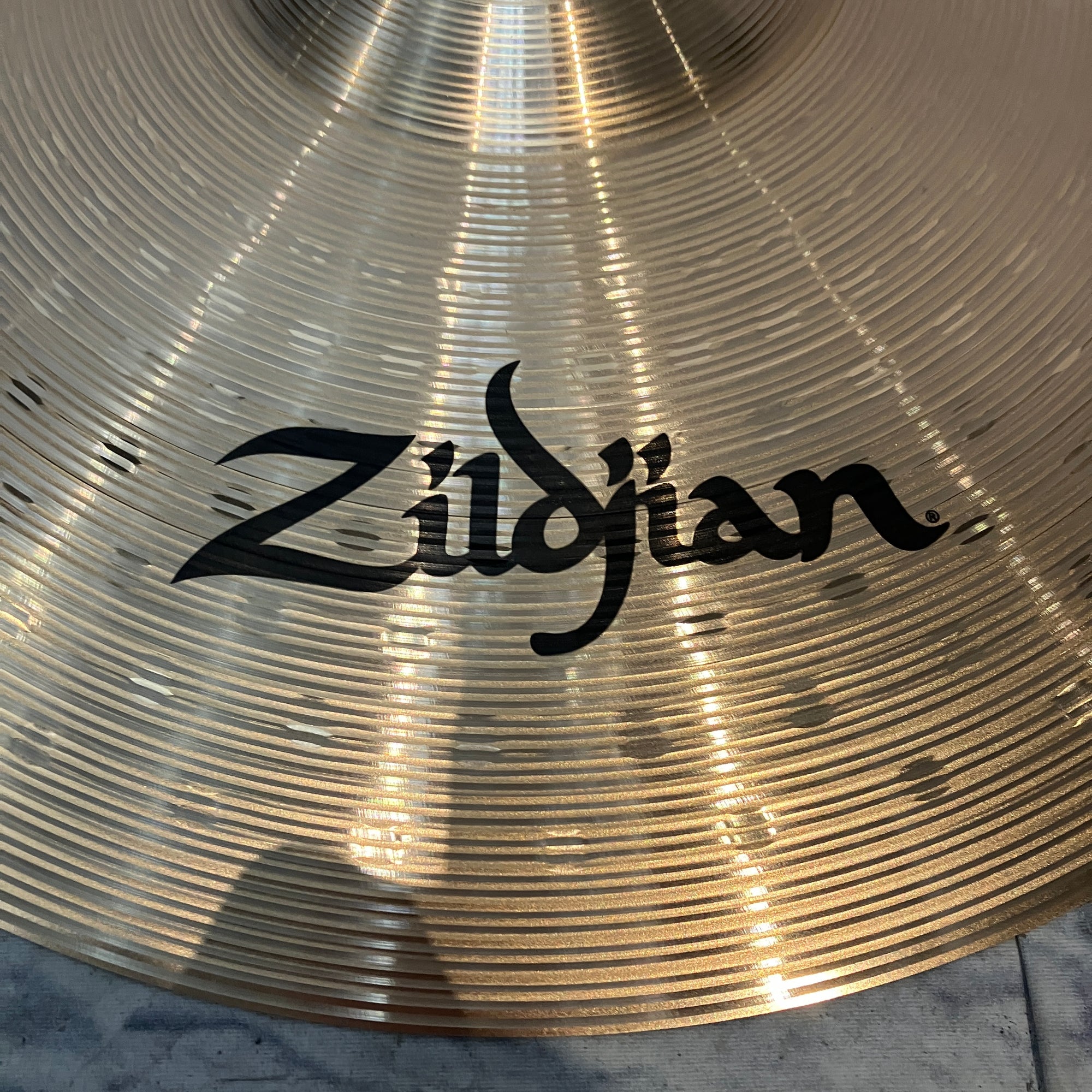Zildjian ZBT 18" Crash Cymbal