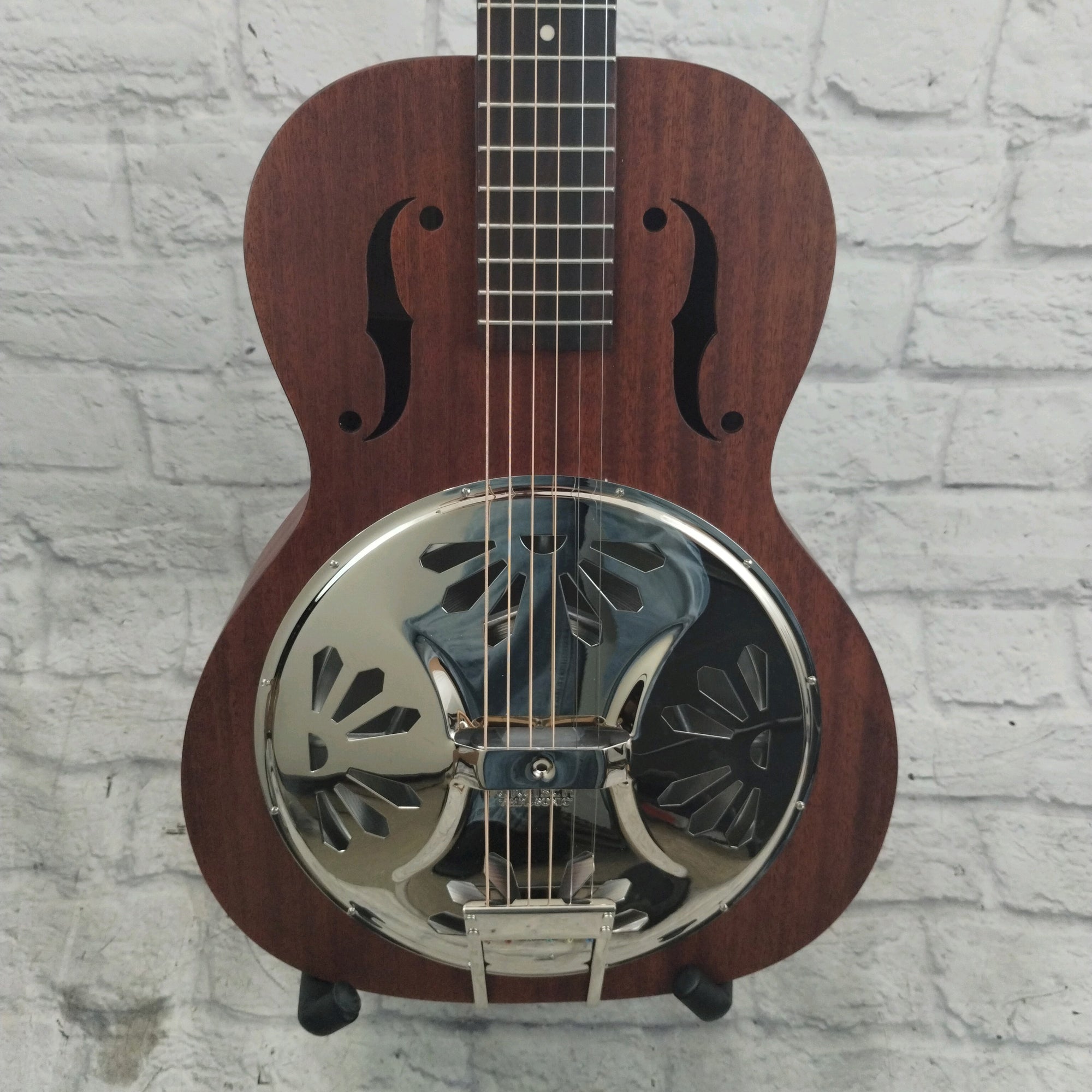 Gretsch G9200 Boxcar Round-Neck, Mahogany Body Resonator Guitar, Natural
