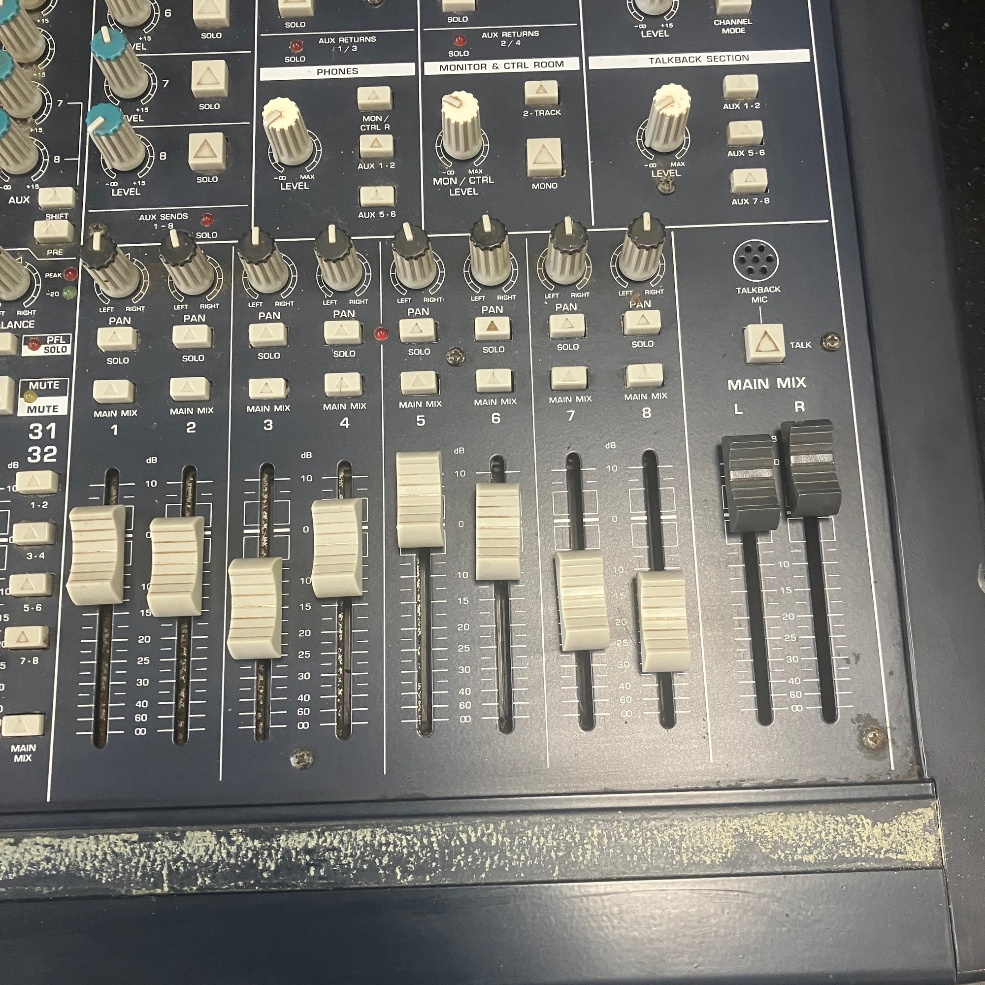 Behringer MX3282 32 Channel Mixer with External Power Supply