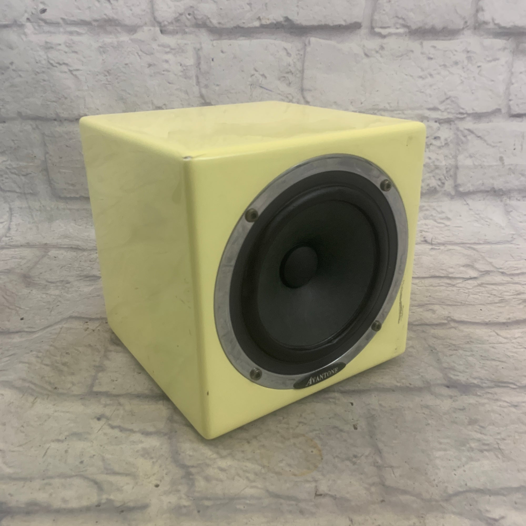 Avantone Mixcube