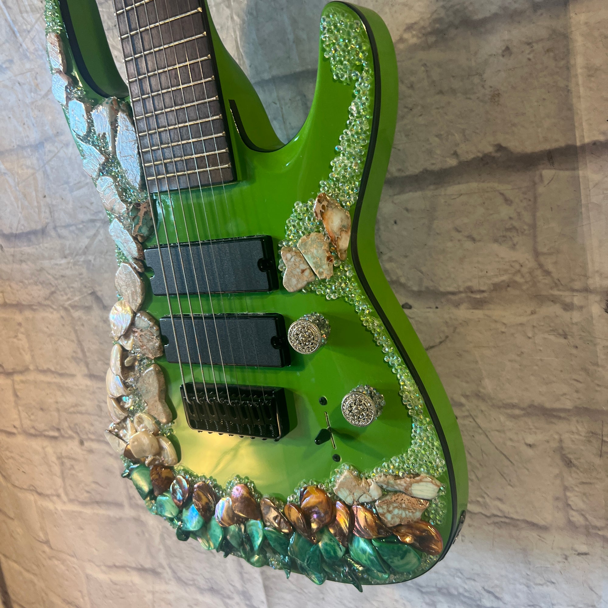 Unknown 8-String Electric Guitar for Classy Folk