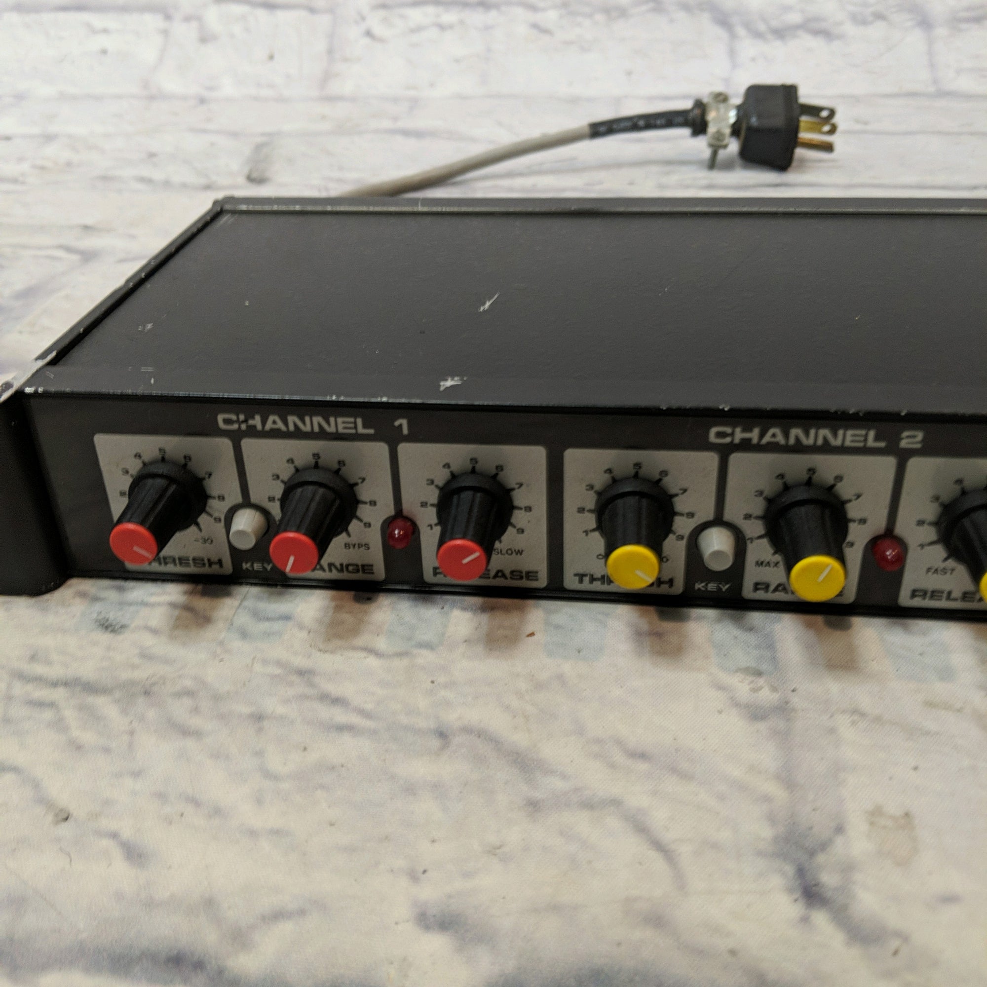 Omni Craft GT-4A Rack Mount Nose Gate