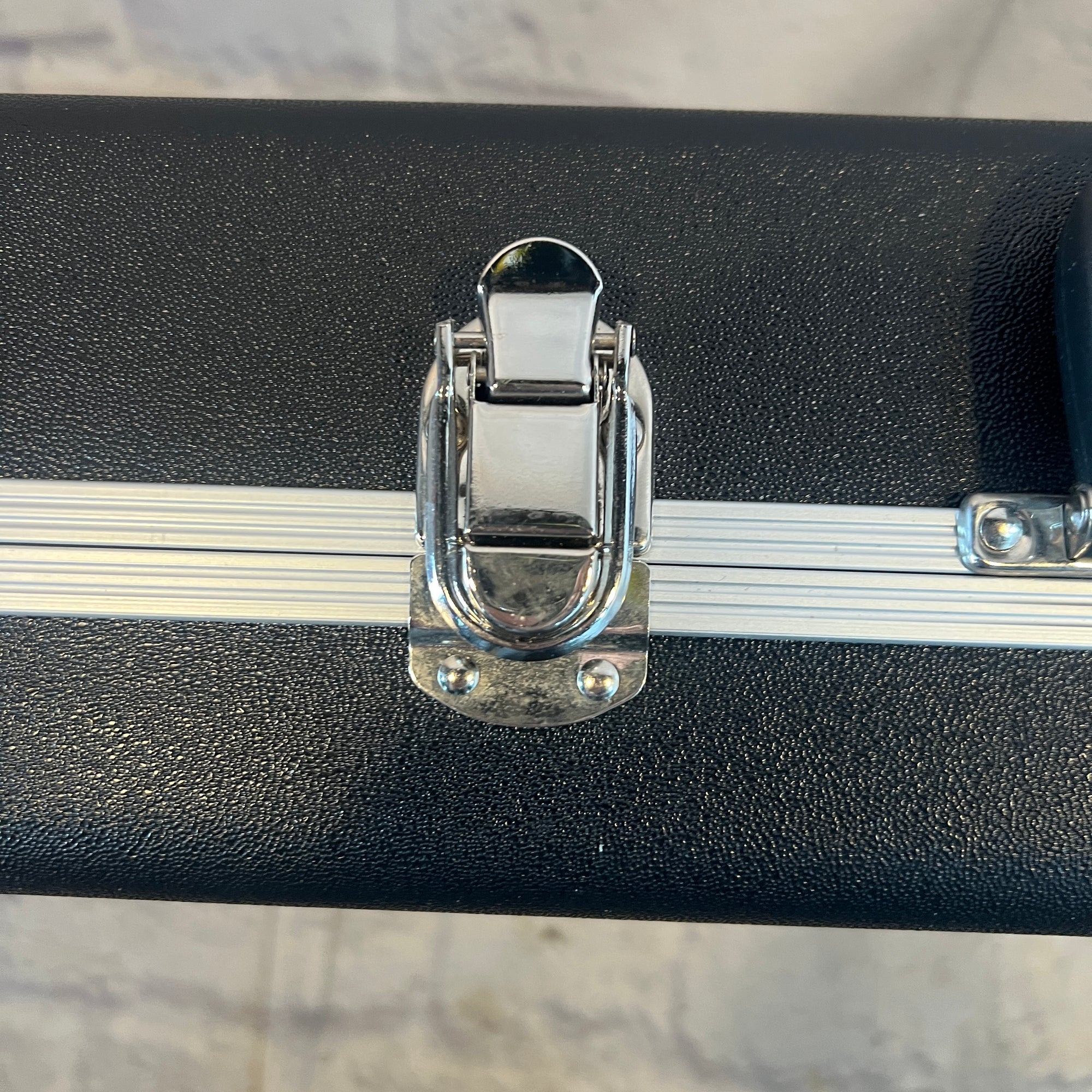 Road Runner Foam Bass Hard Case
