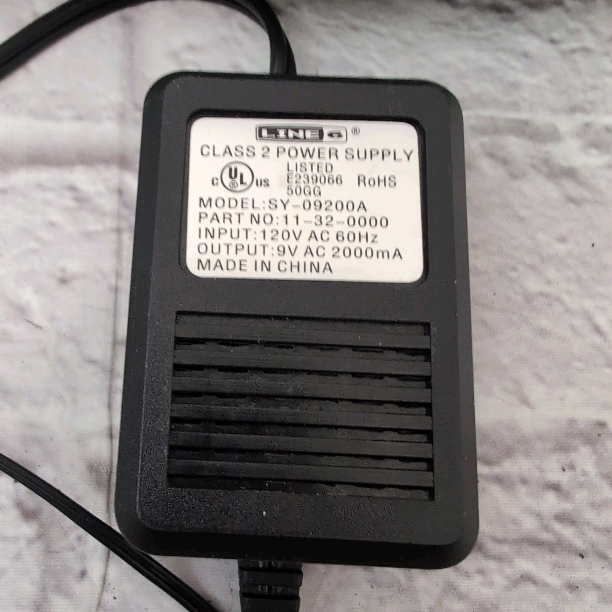 Line 6 DL4 Delay Modeler Programmable Delay & Looper w/ Power Supply