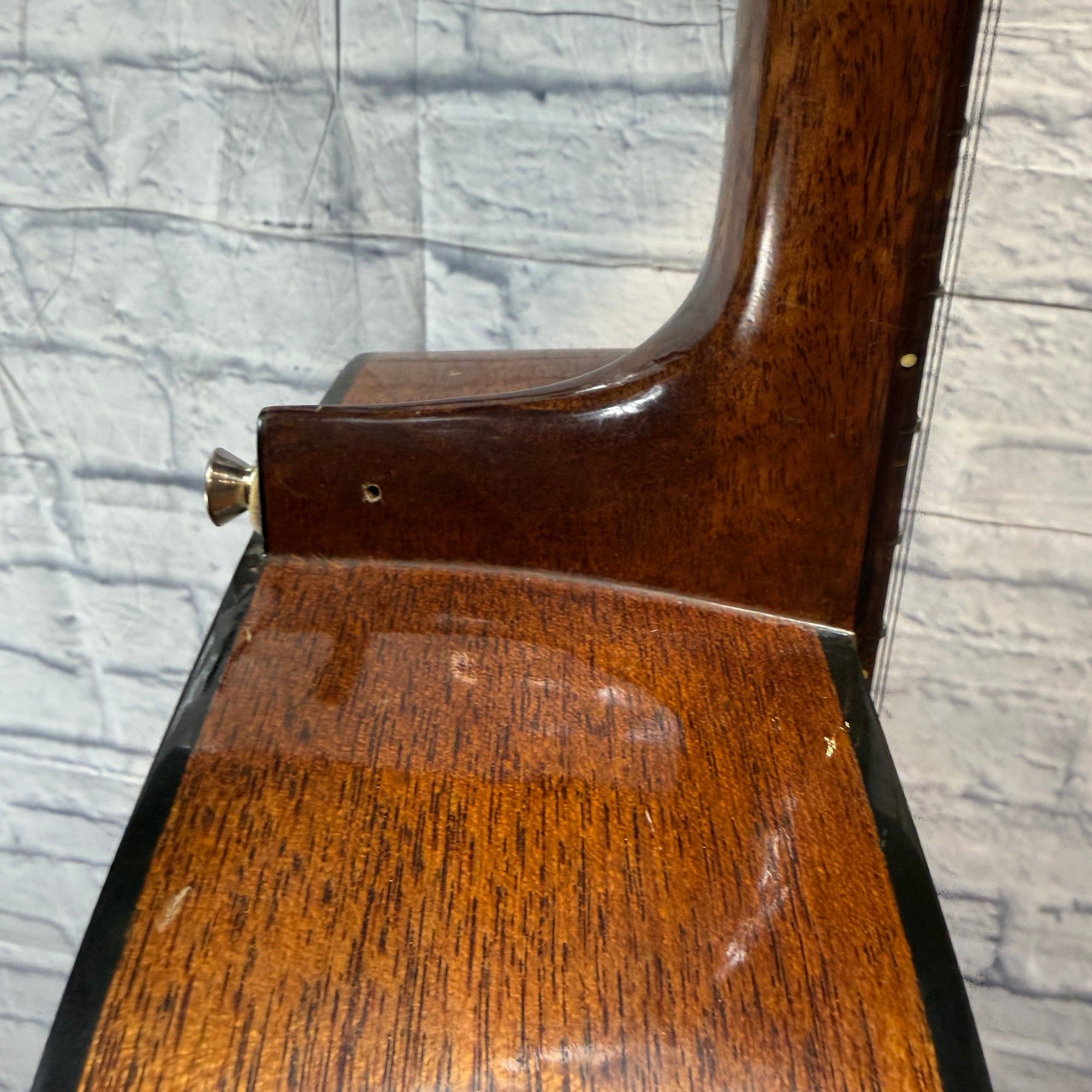 Alvarez Model 5221 Mahogany Lefty 12 String Acoustic Guitar