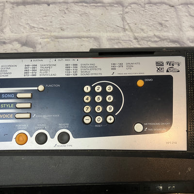 Yamaha Portatone YPT-210 Electronic Keyboard
