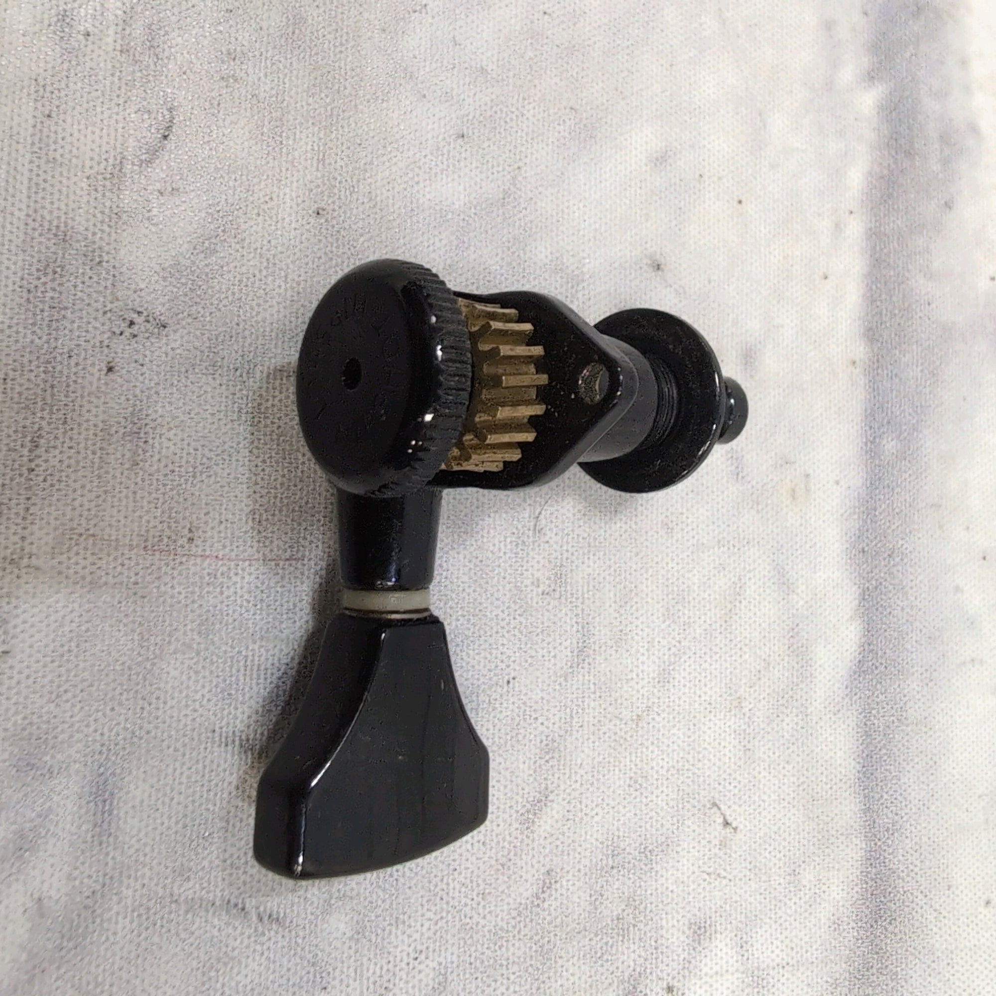 Hipshot Open Gear Locking Tuners (Black)