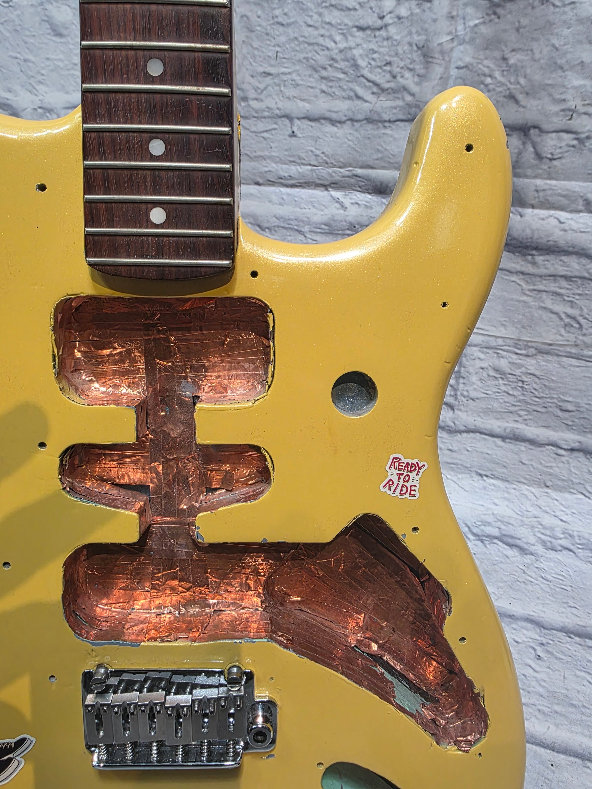 Fender/Squier Stratocaster Partscaster Husk - Gold Refinish