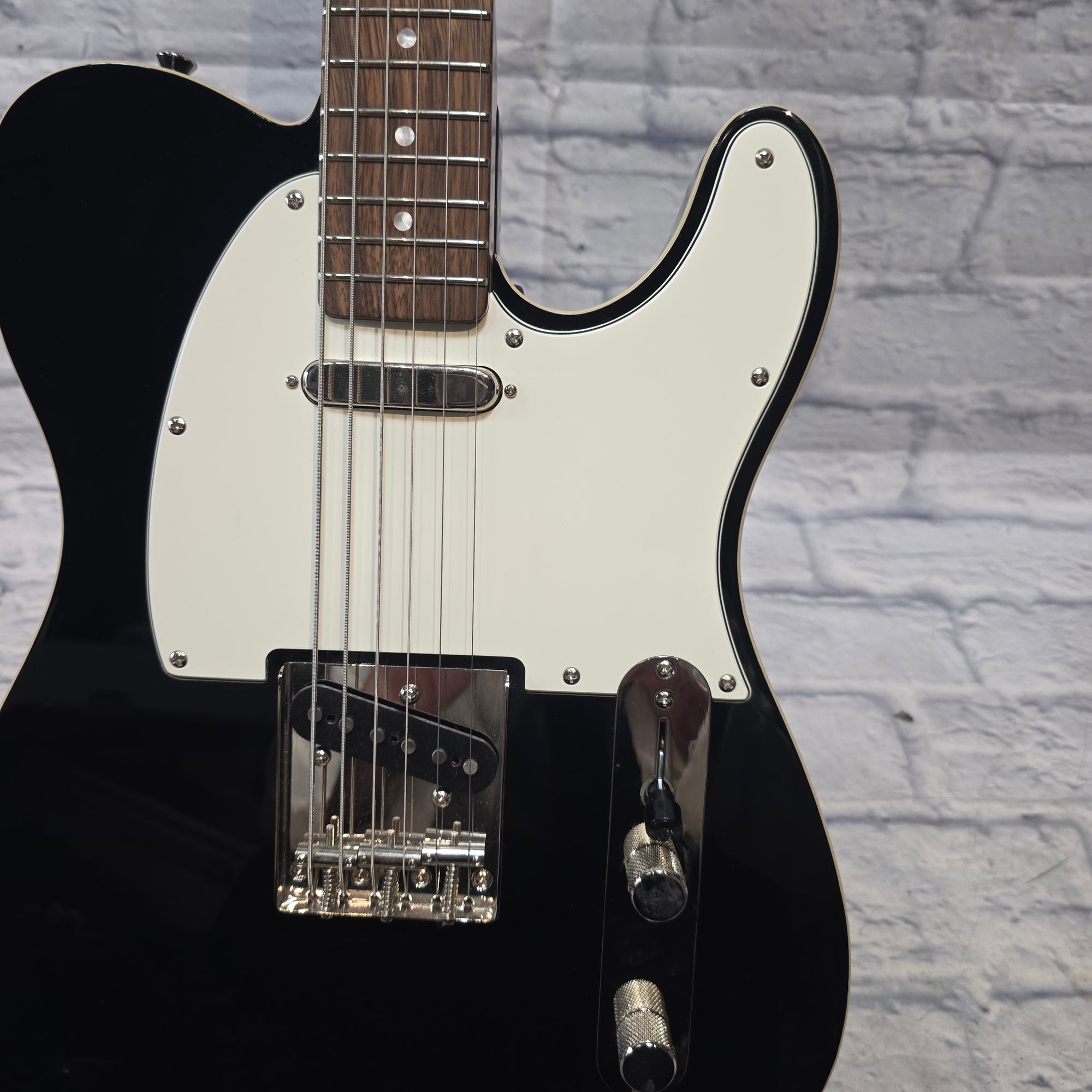 Fender 2024 Squier Classic Vibe Baritone  Electric Guitar