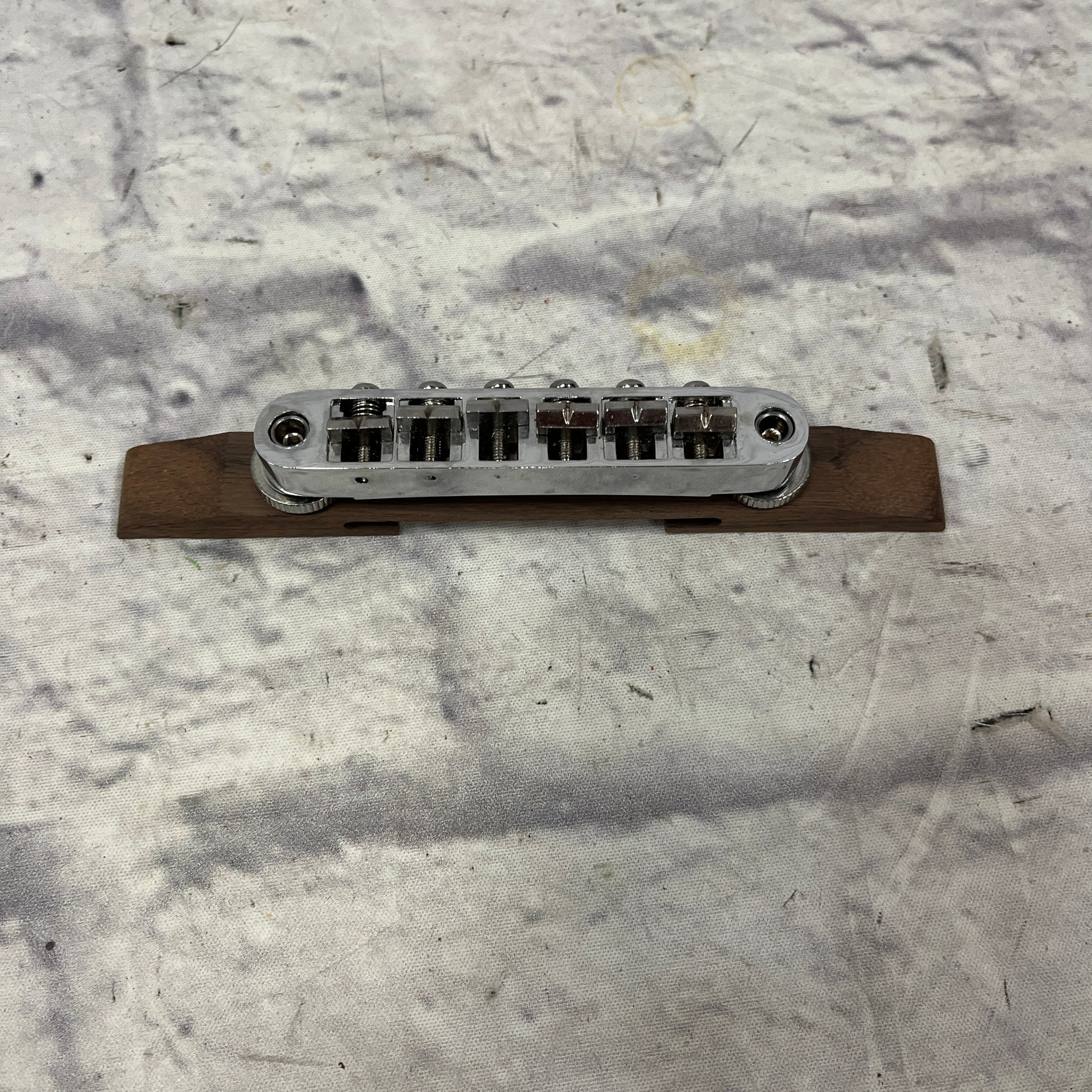Unknown Floating Archtop Electric Guitar Bridge
