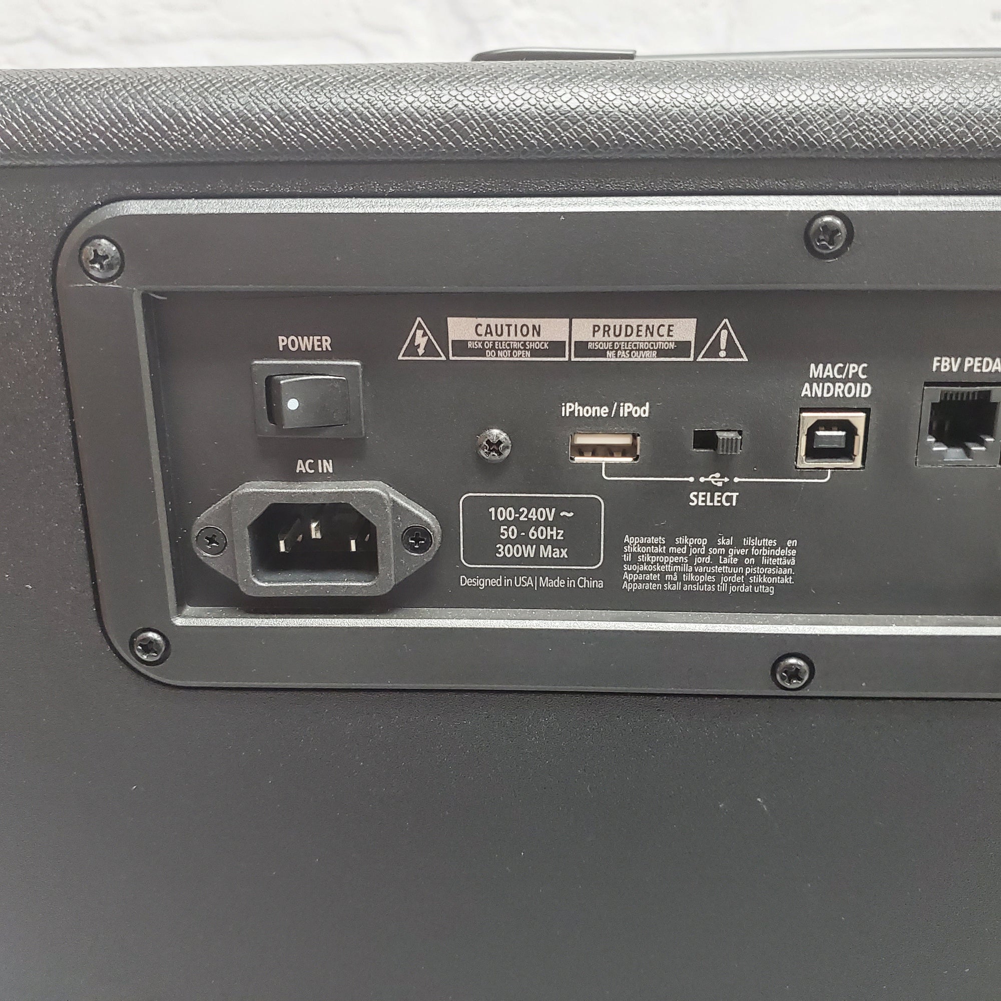 Line 6 Spider V 240 Guitar Combo Amplifier (240 Watts, 2x12")