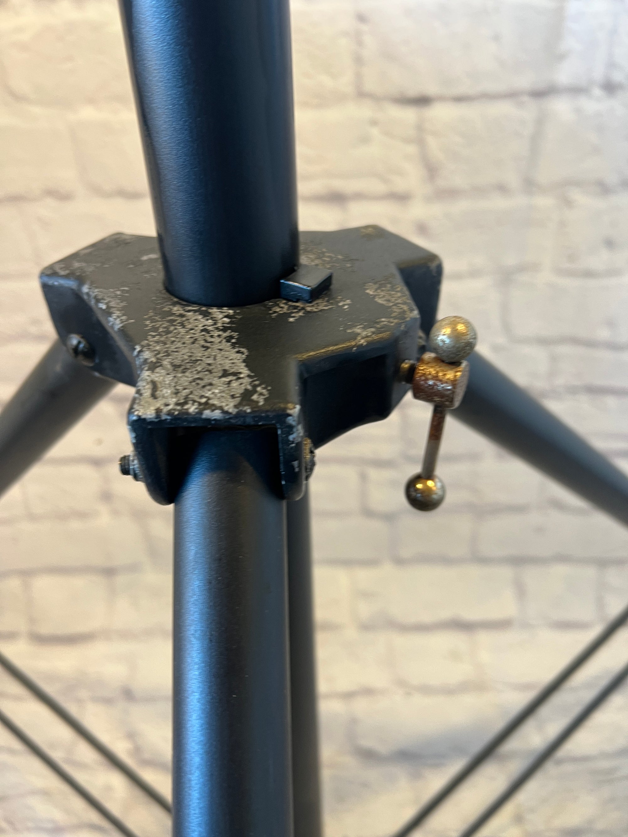 Unknown Crank Adjustment Speaker Stand