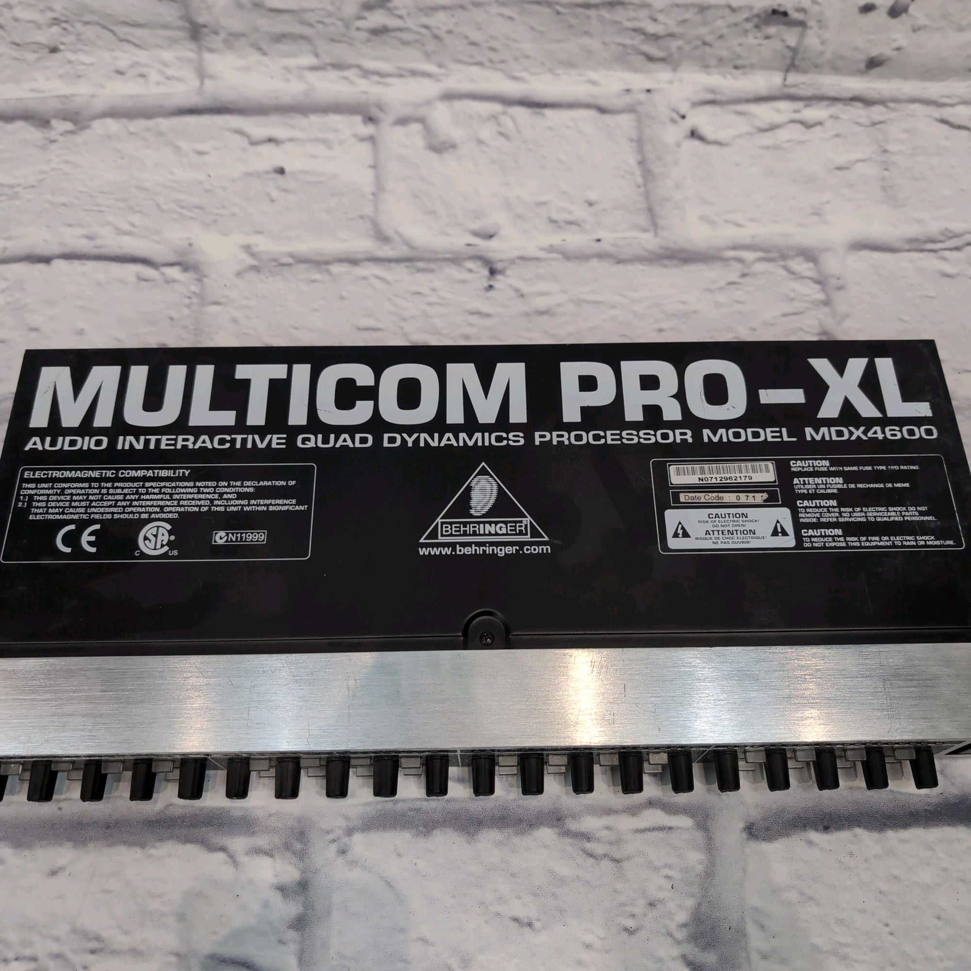 Behringer Multicom Pro XL Rack Compressor