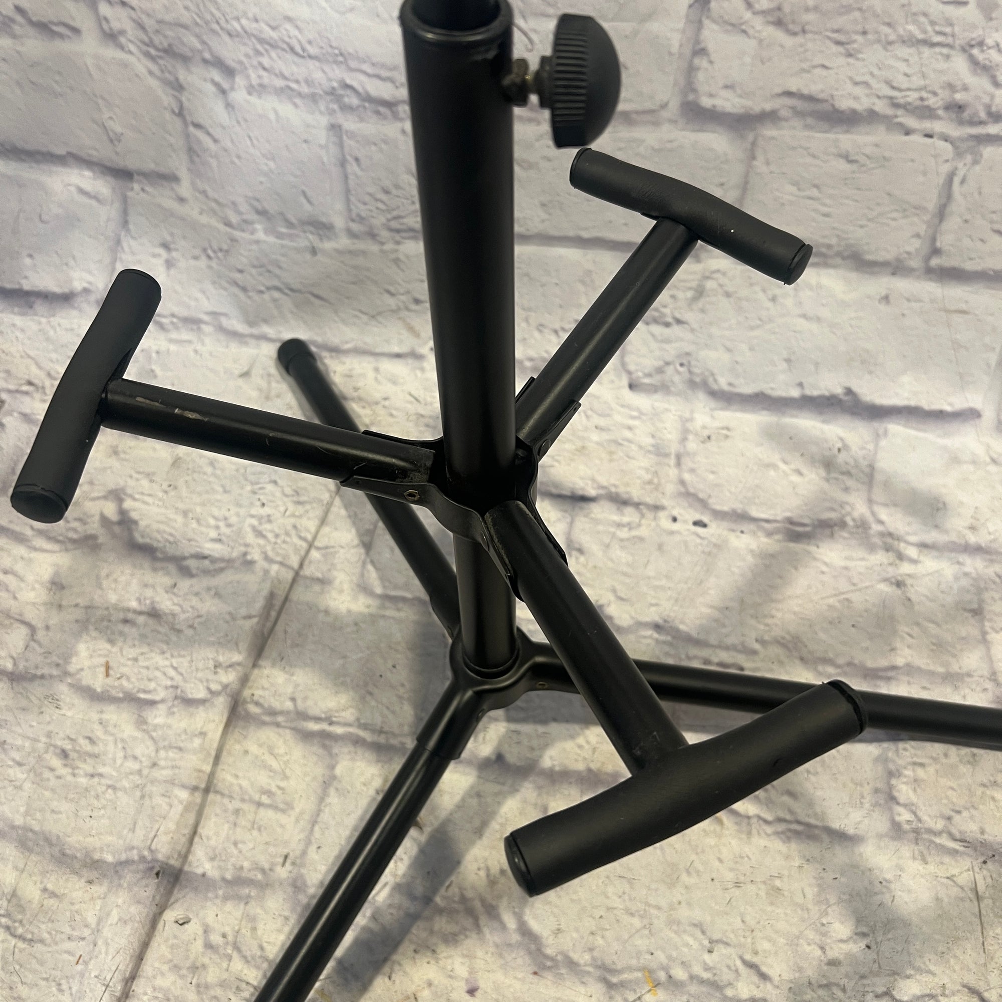 Unknown Triple Guitar Stand