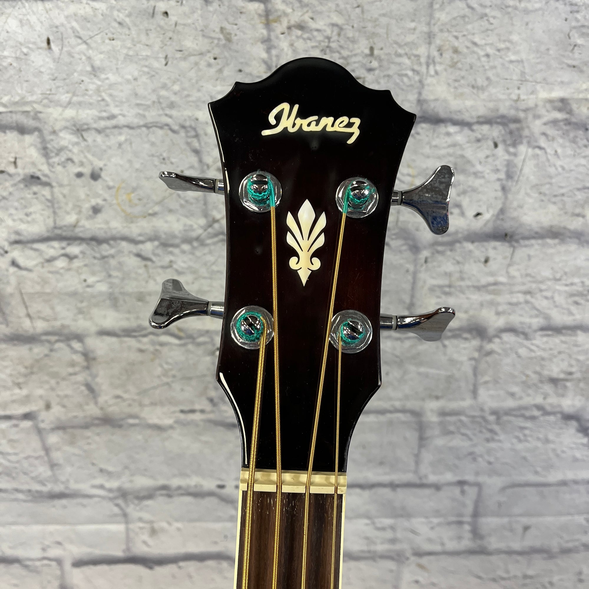 Ibanez AE10E-DVS 4 String Acoustic Bass with Hard Case