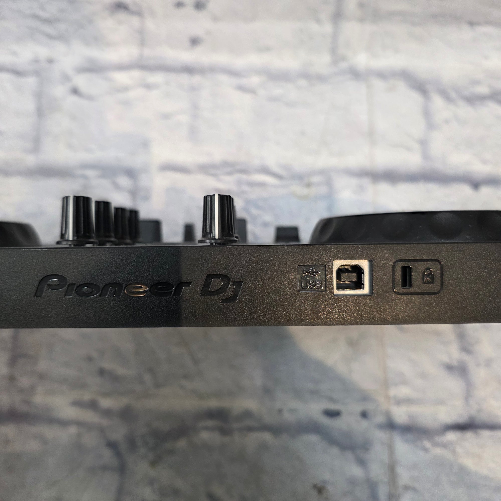 Pioneer DDJ-200 DJ Controller