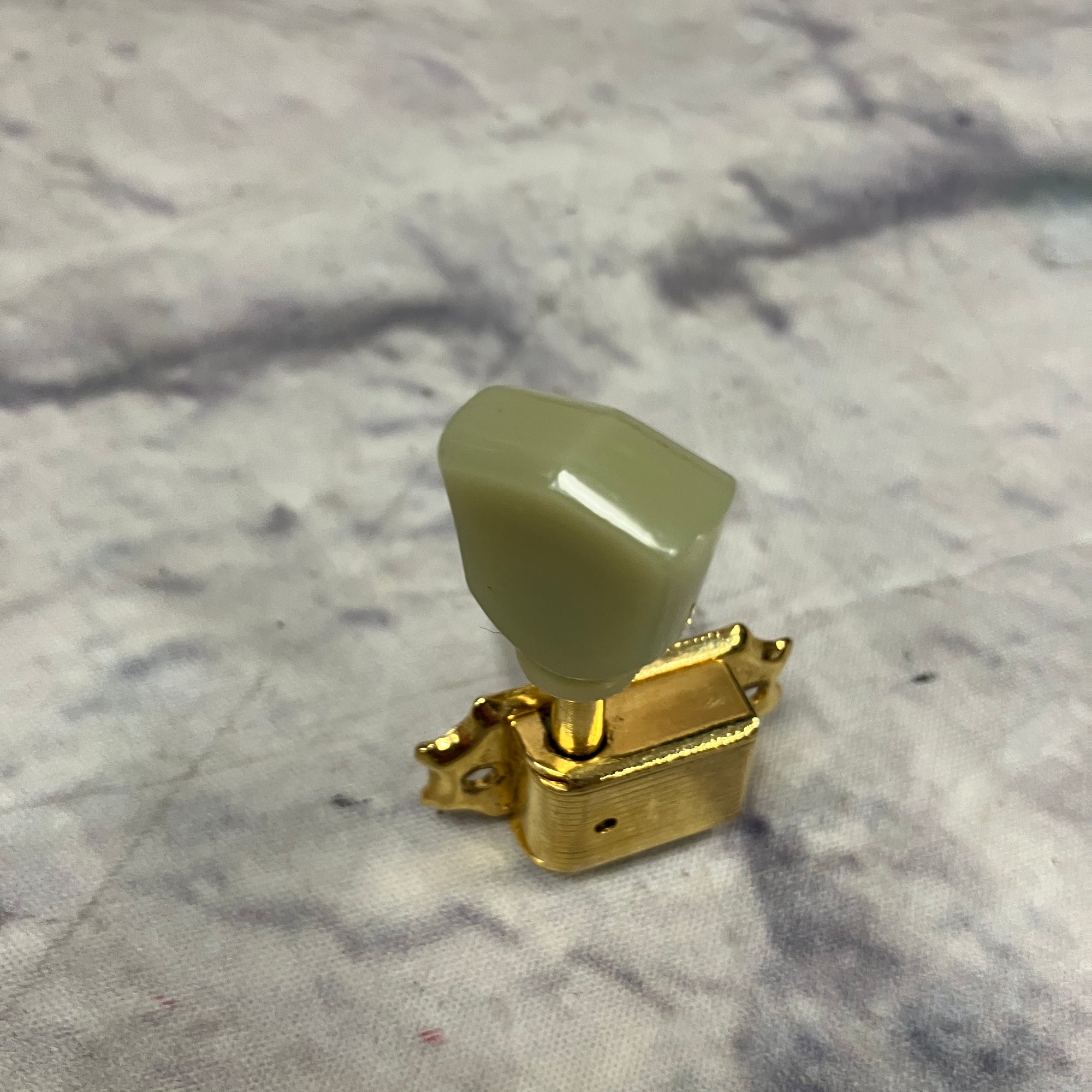 Epiphone Single Gold Tuning Machine 3x3 Treble Side