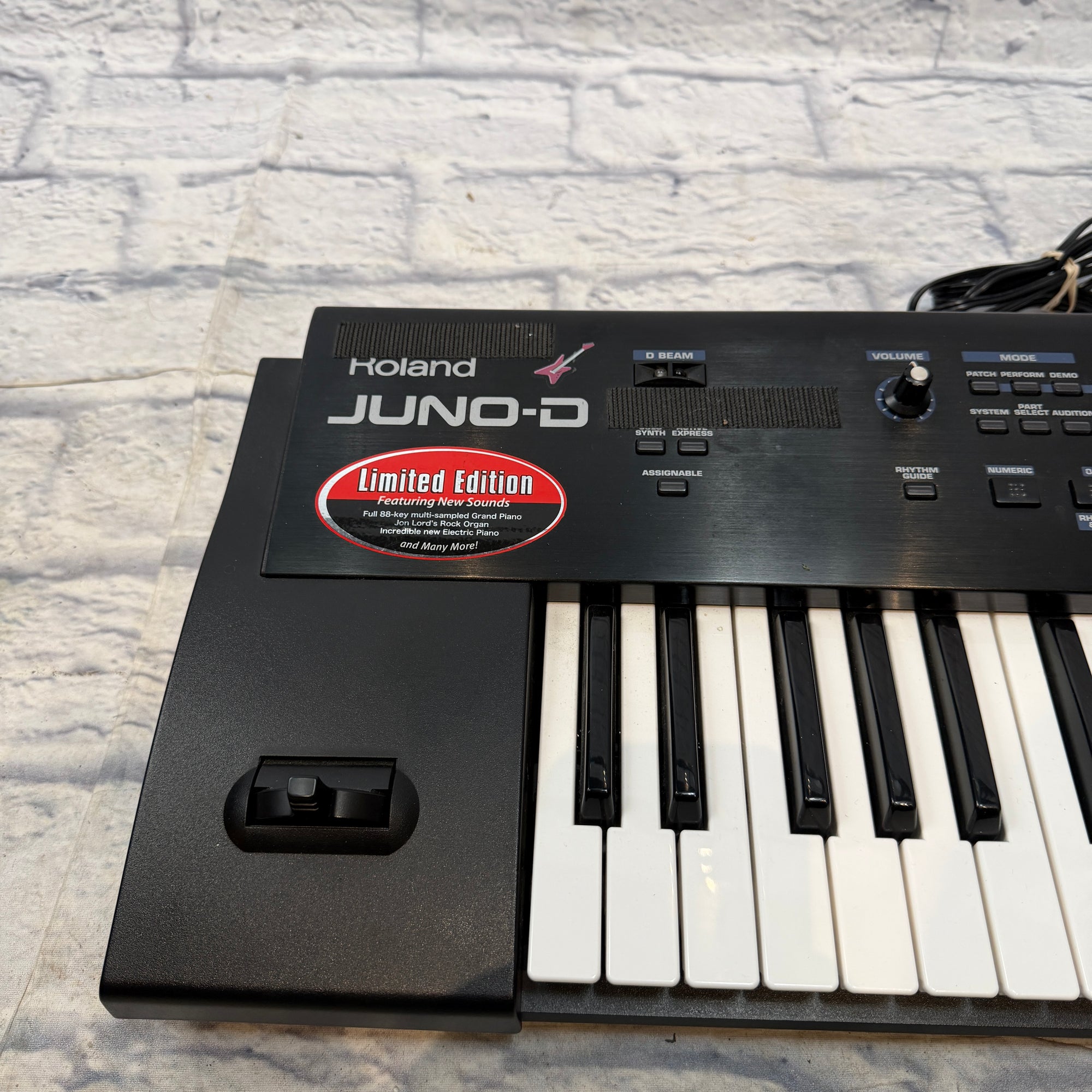 Roland Juno-D Synthesizer Keyboard