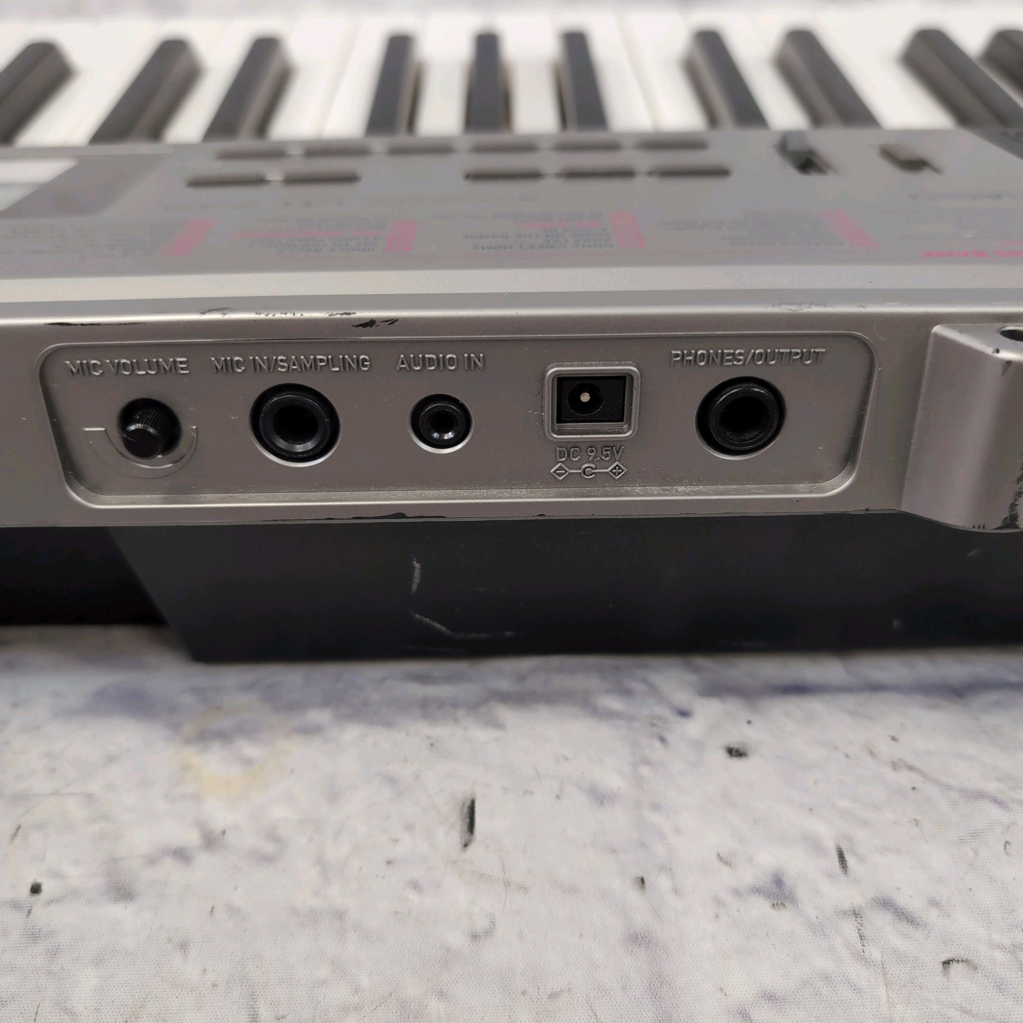 Casio LK240 61-Key Electronic Keyboard