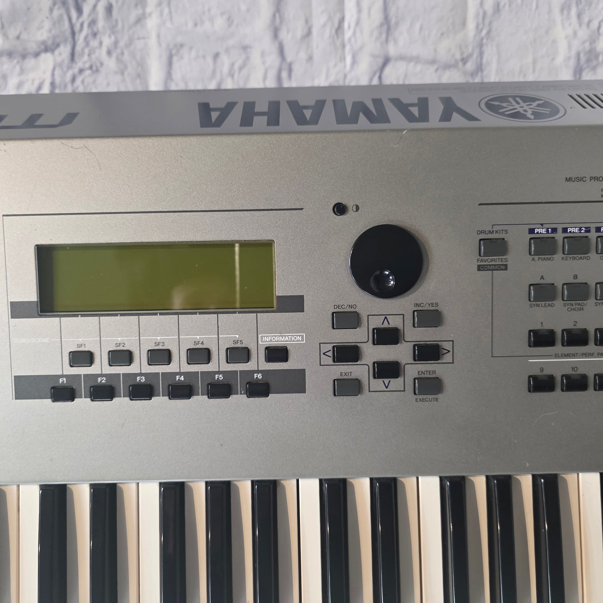 Yamaha Motif 6 Digital Piano With Case