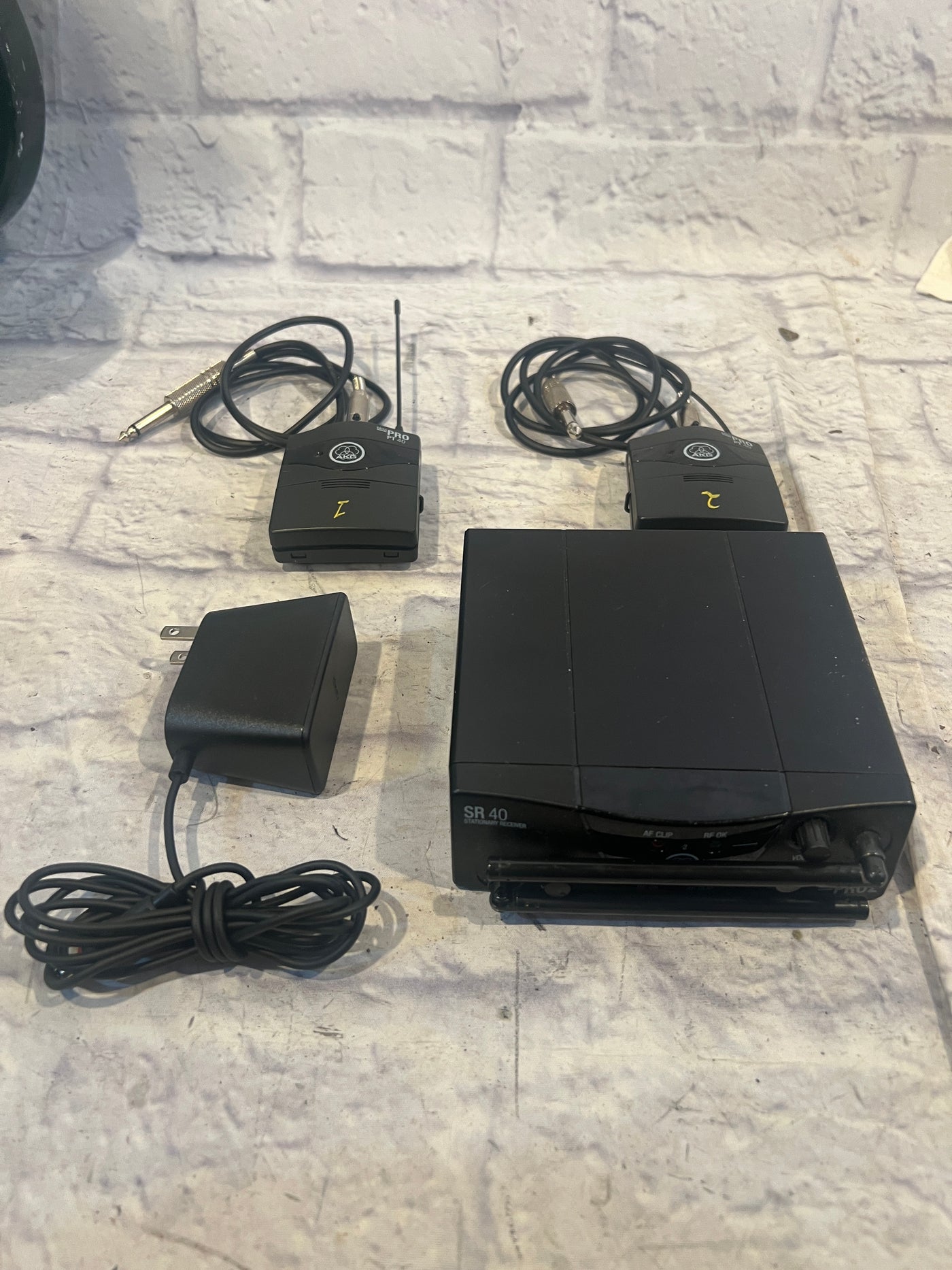 AKG PT40 Mini Pro Wireless Outfit