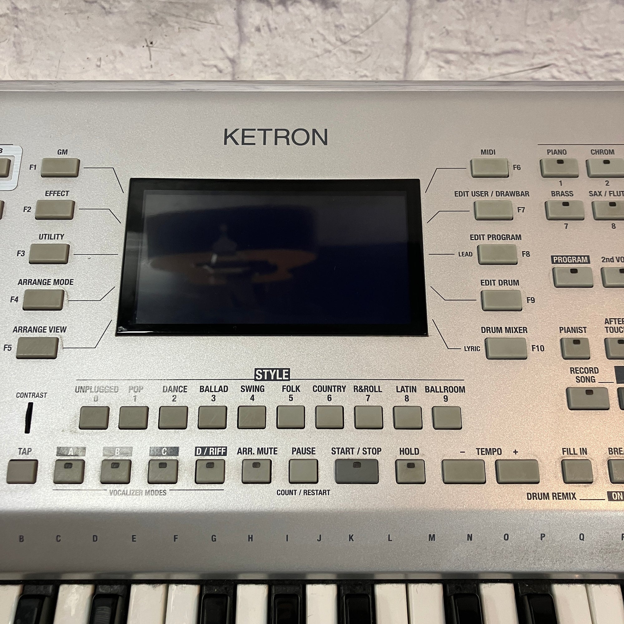 Ketron SD5 Digital Arranger Workstation Keyboard