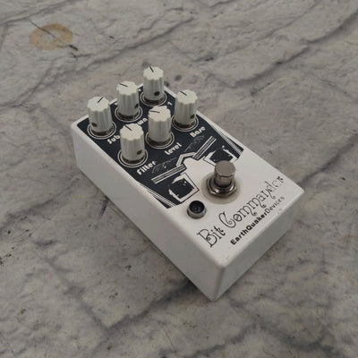 EarthQuaker Devices Bit Commander Octave Synth Pedal