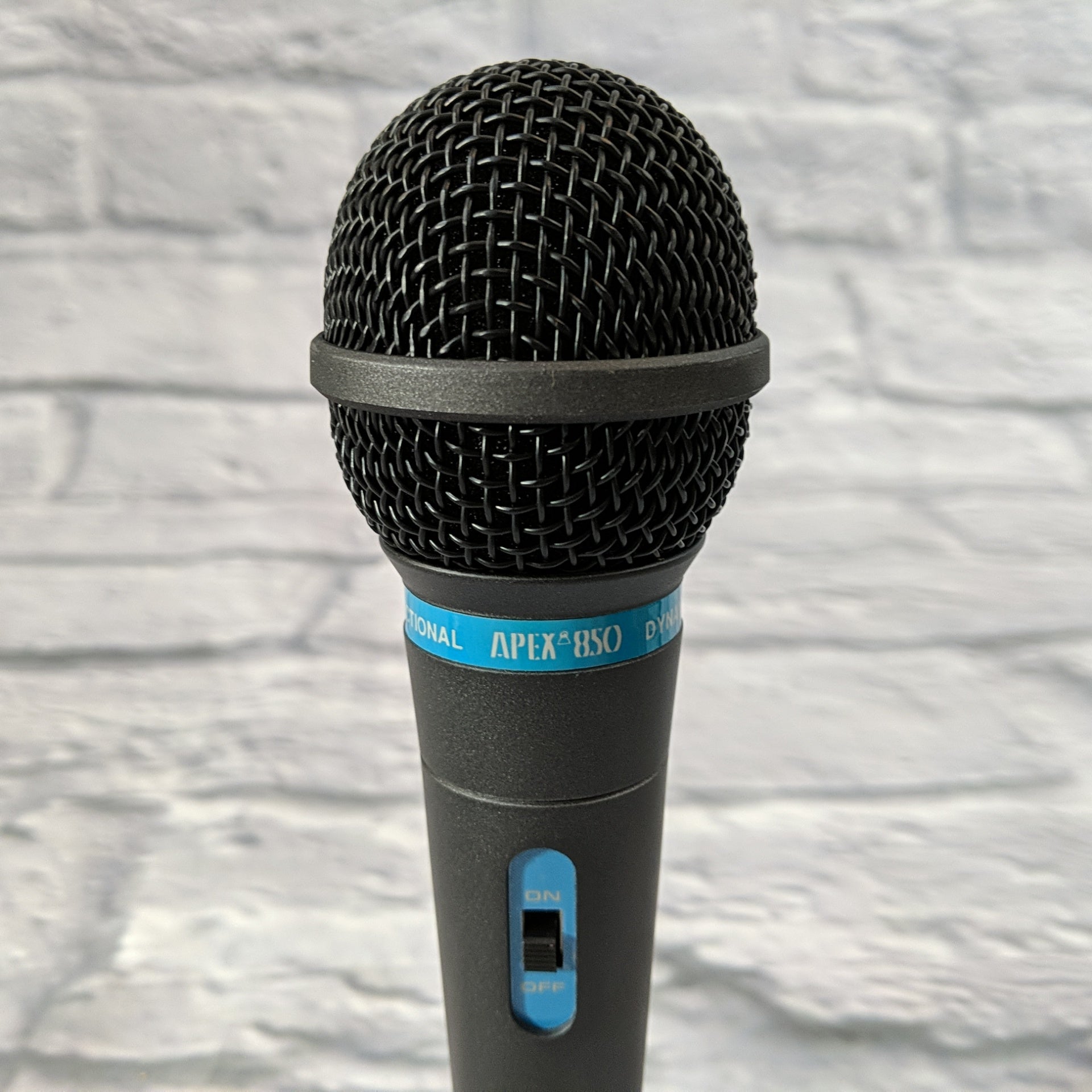 Apex 850 Dynamic Cardiod Microphone
