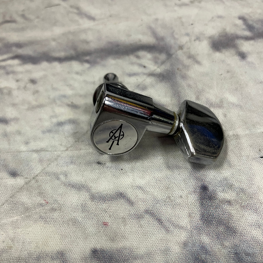 Alvarez Single 3x3 Tuning Machine Bass Side