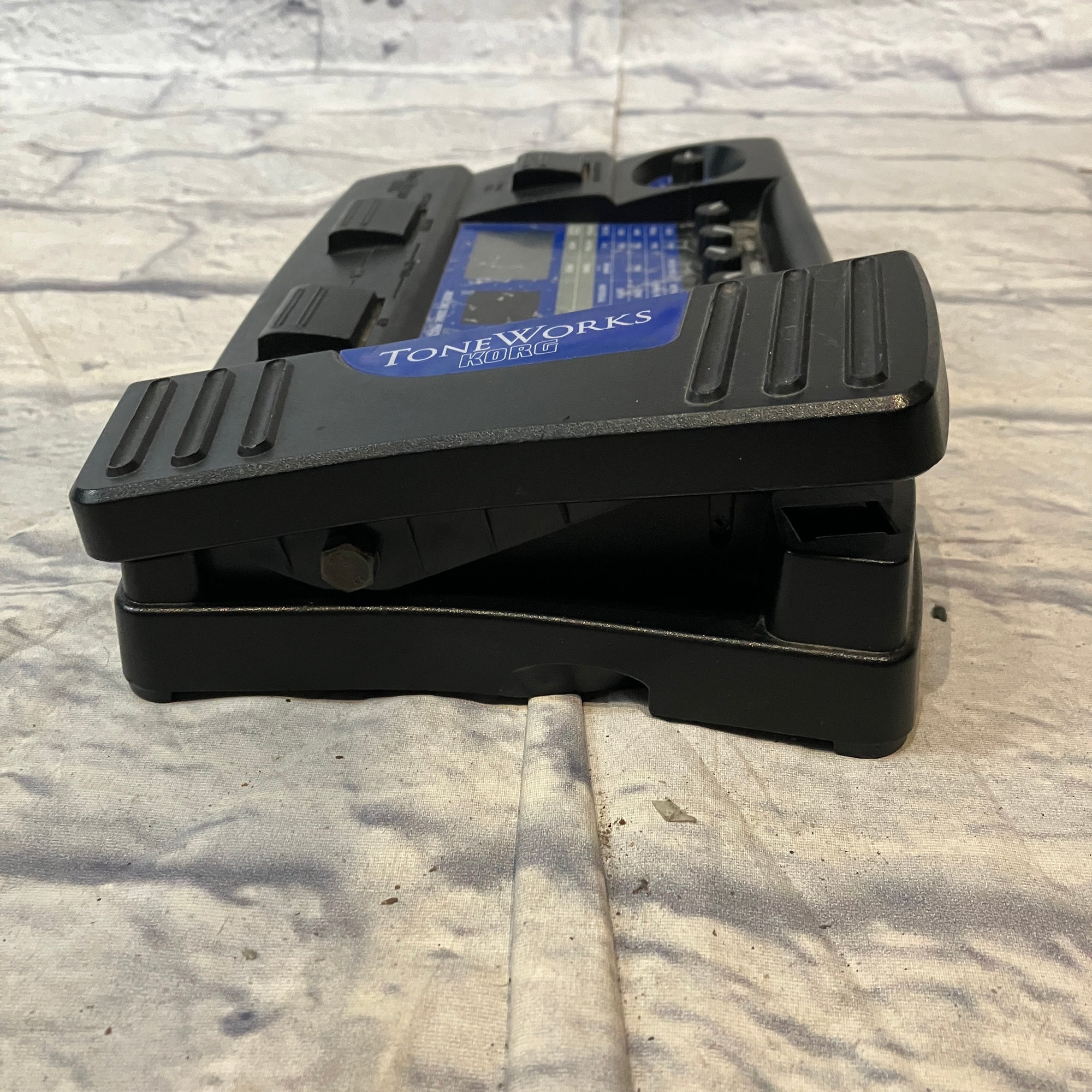 Korg Toneworks AX100G Multi Effect Pedal