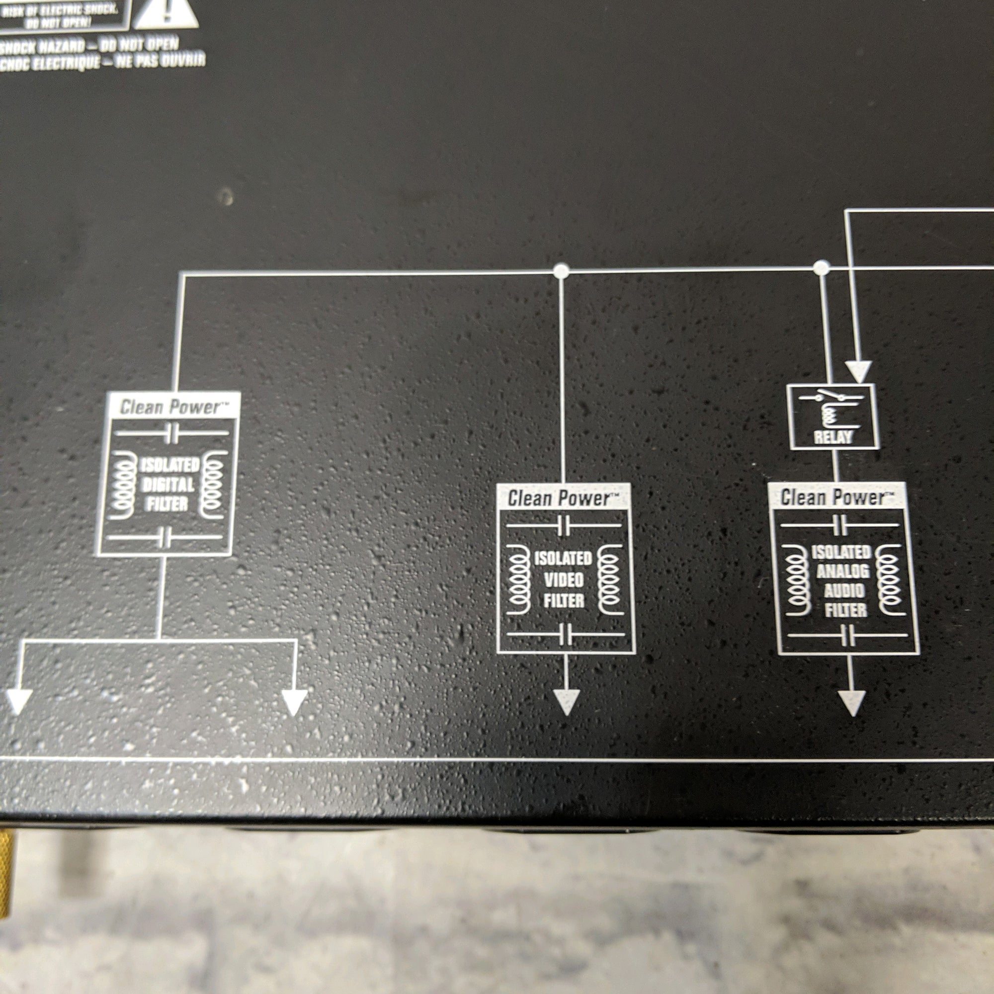 Monster Power HTS-3500 Power Center Power Conditioner