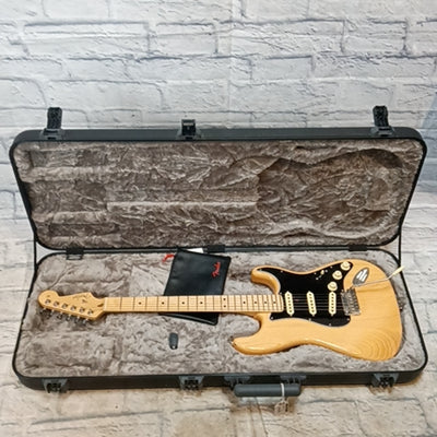 Fender 2019 American Professional Stratocaster Maple Fingerboard - Natural w/ Hard Case
