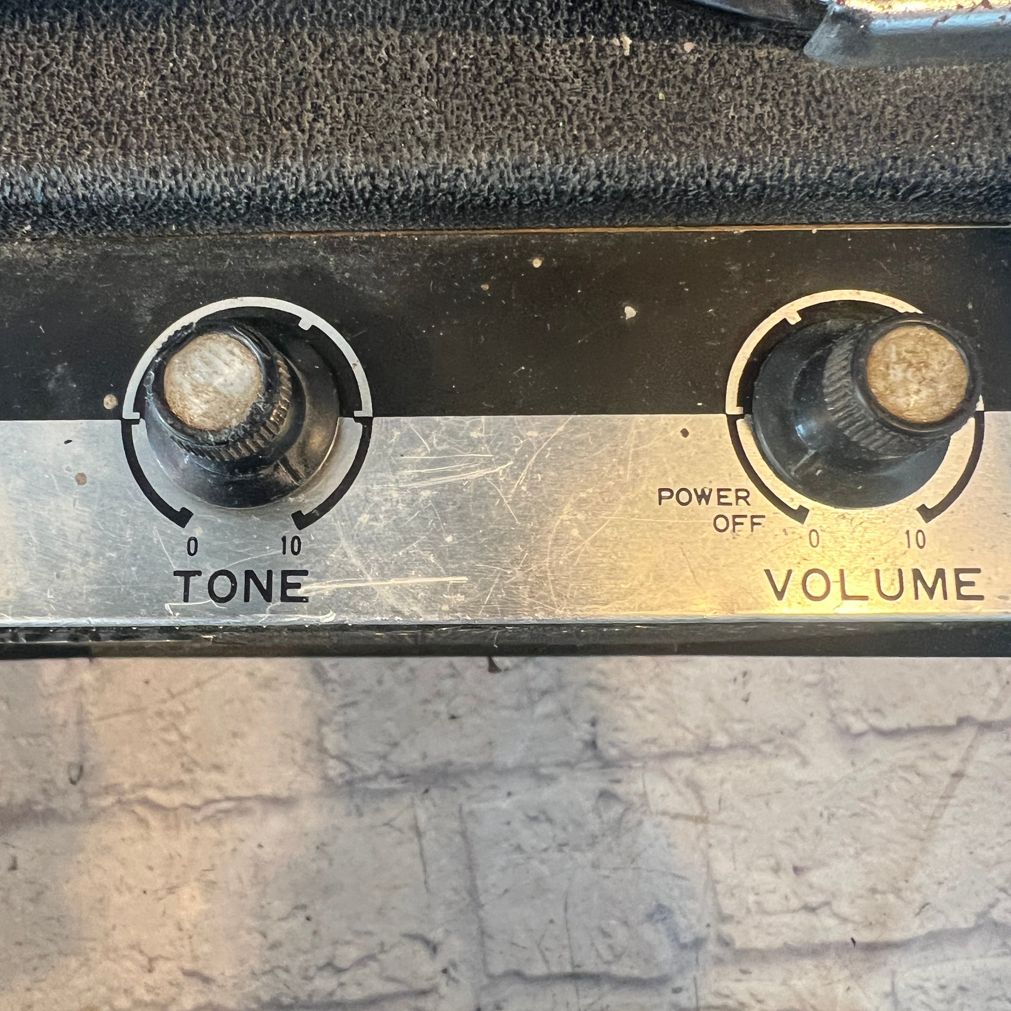 Kingston Solid State Guitar Combo Amp