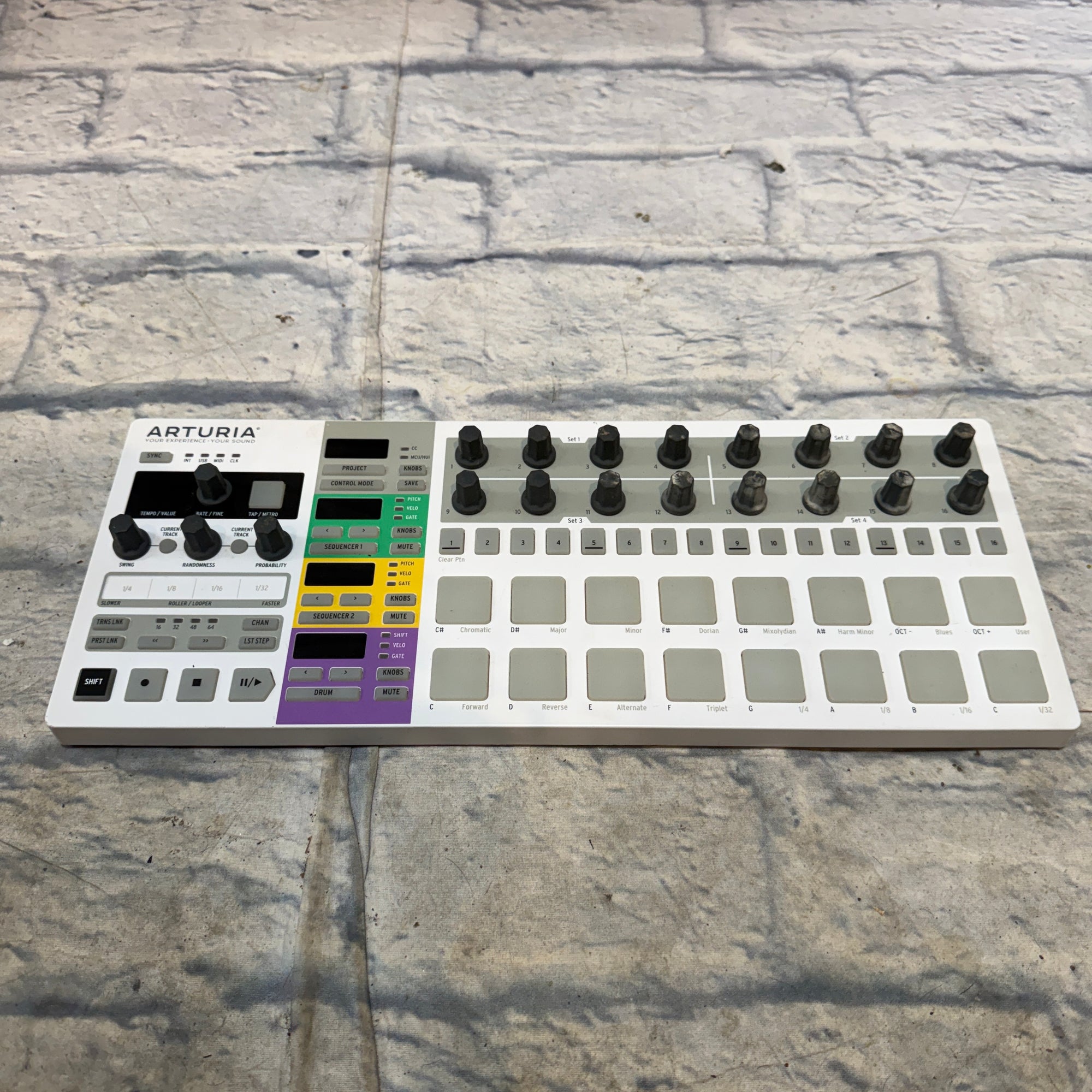 Arturia Beatstep Pro Controller