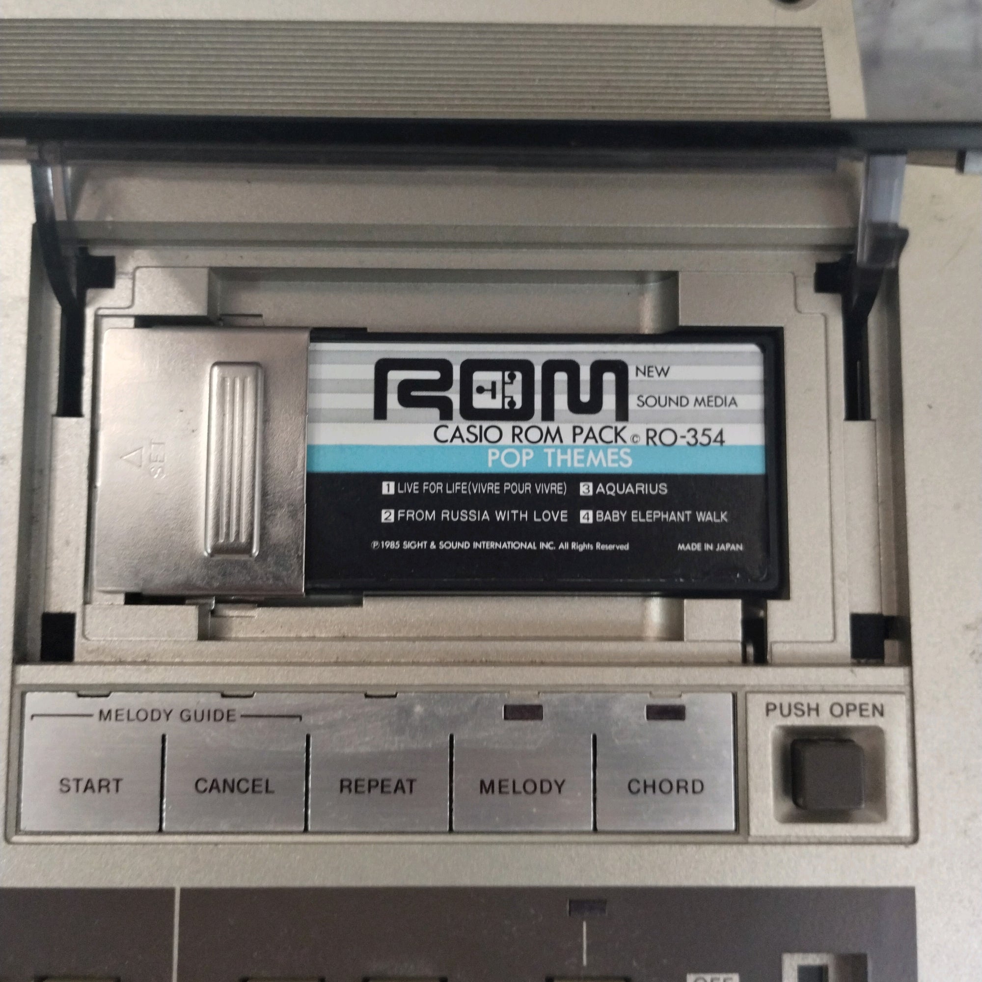 Casio Casiotone CT-810 Keyboard