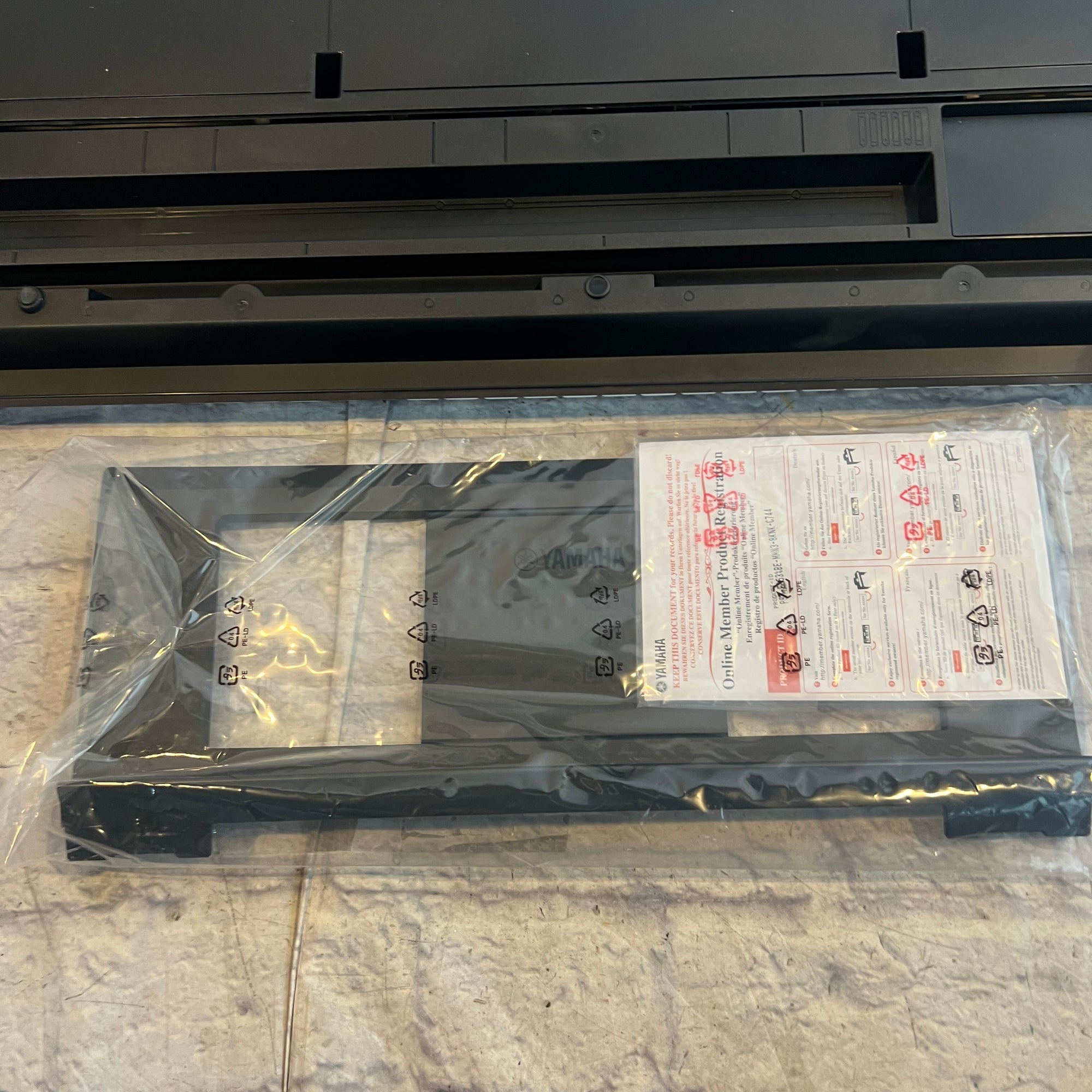 Yamaha PSR-E353 61-Key Electronic Keyboard