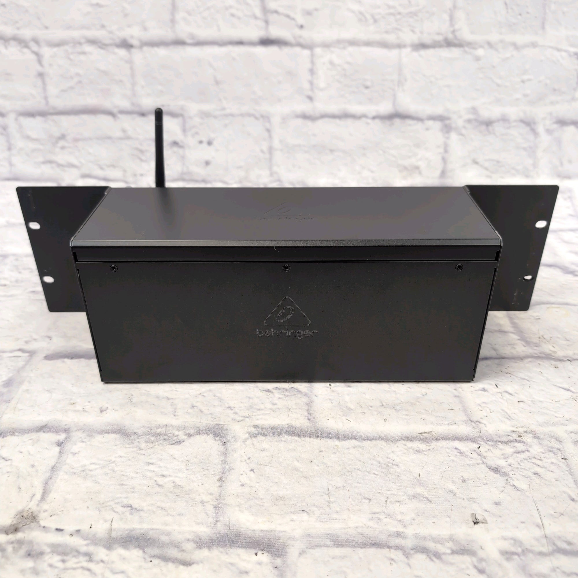 Behringer X Air XR18 Tablet-Controlled Digital Mixer