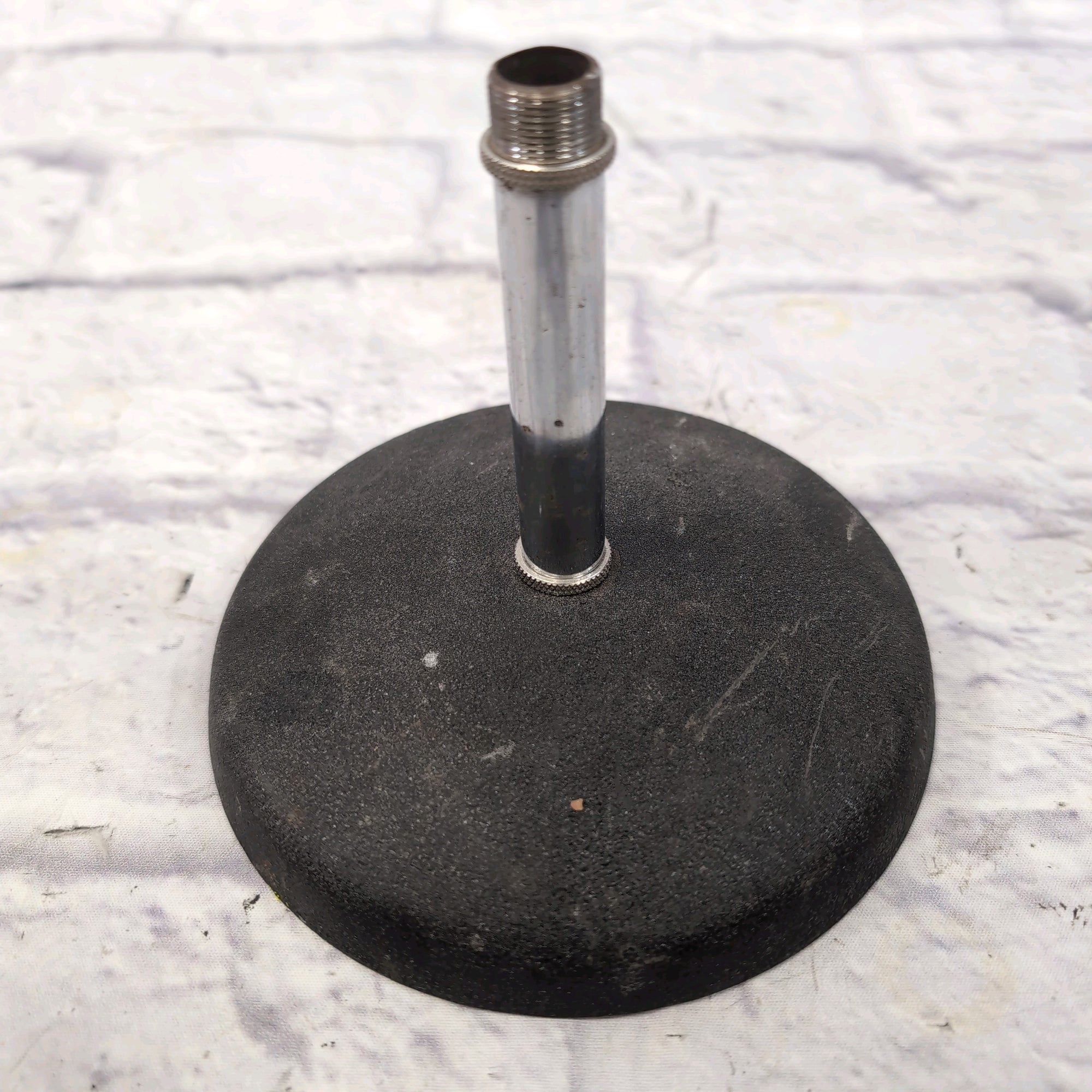 Unknown Desktop Microphone Stand Straight